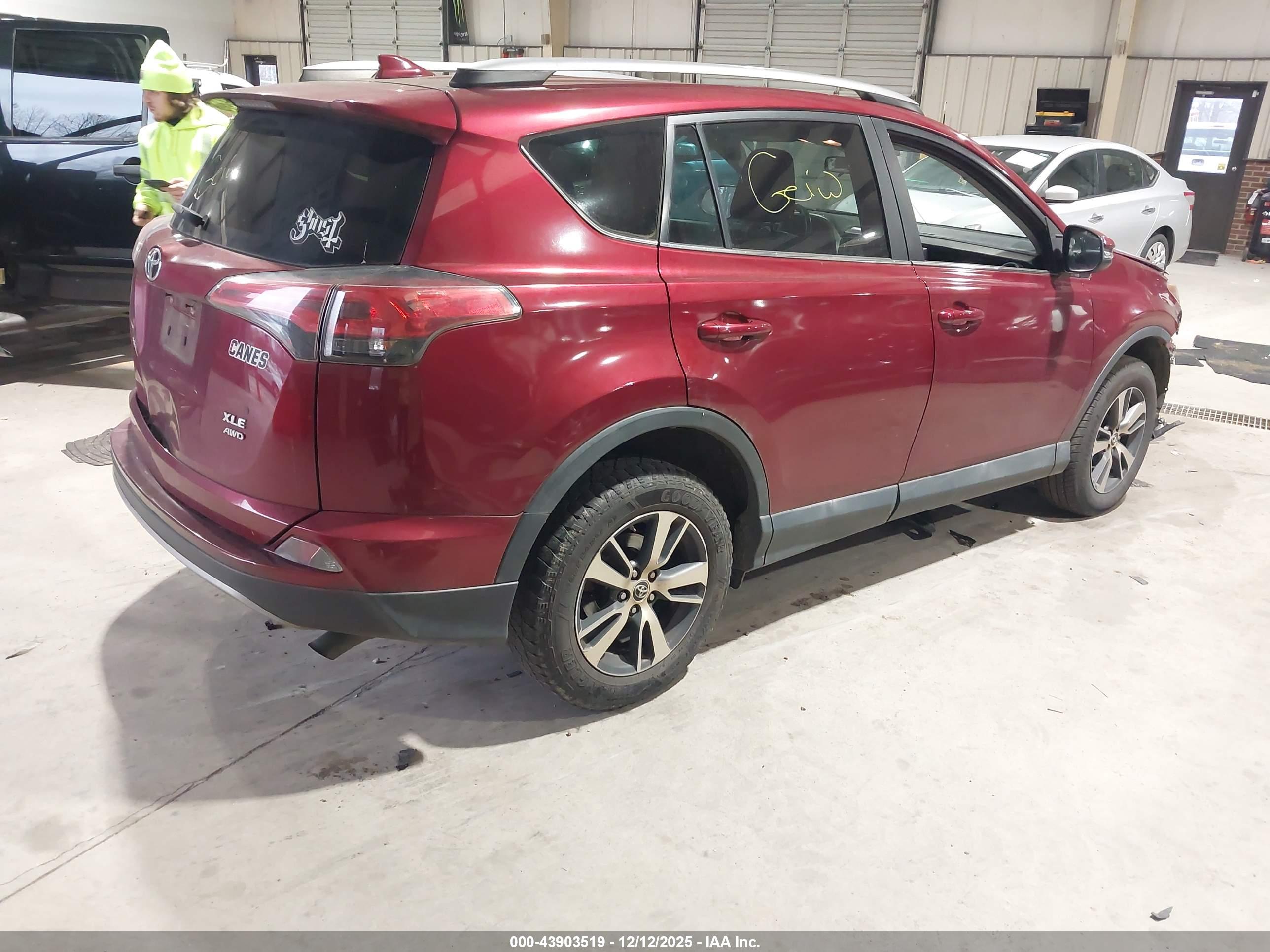 TOYOTA RAV4 image 4