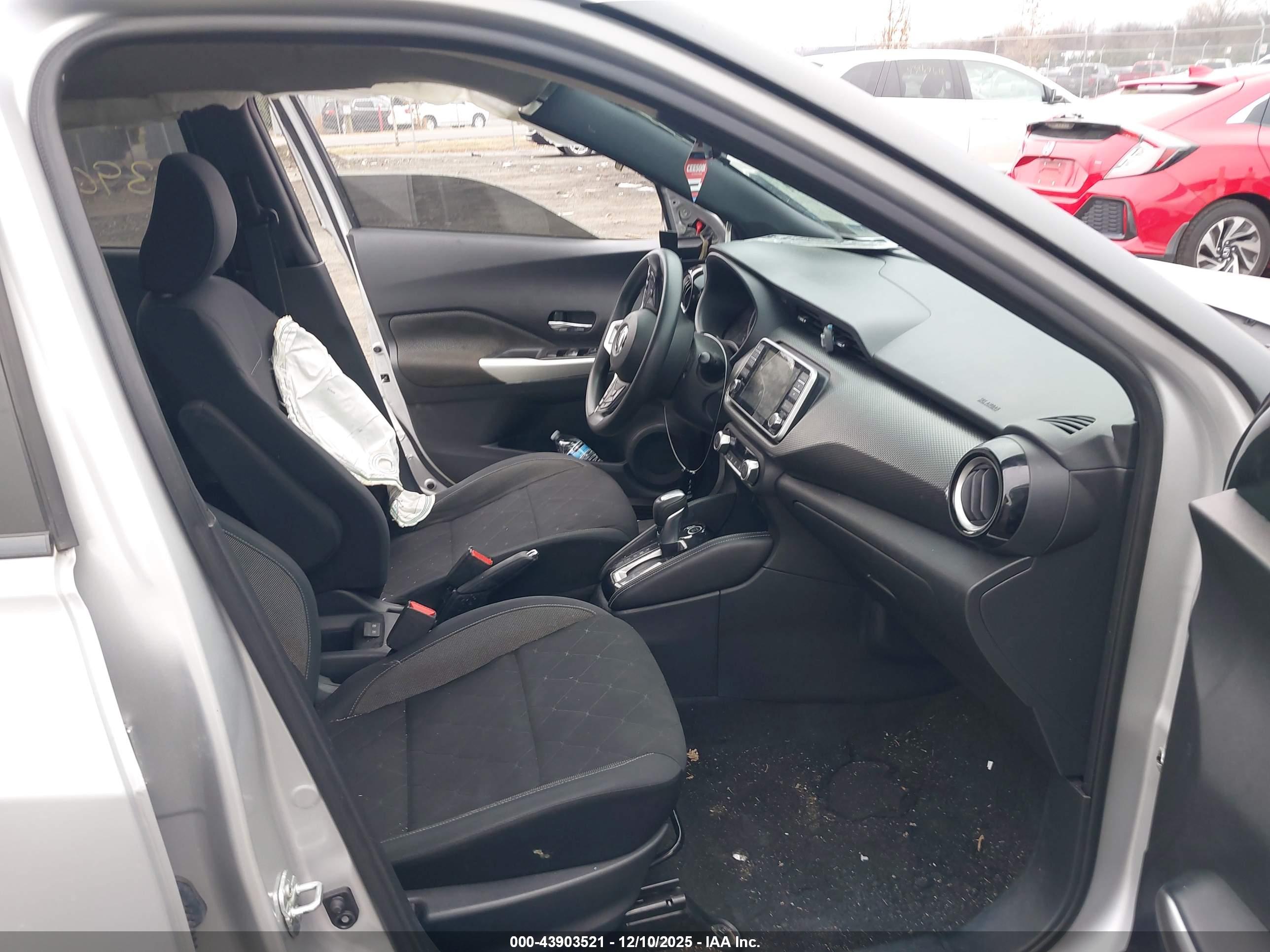 NISSAN KICKS image 5