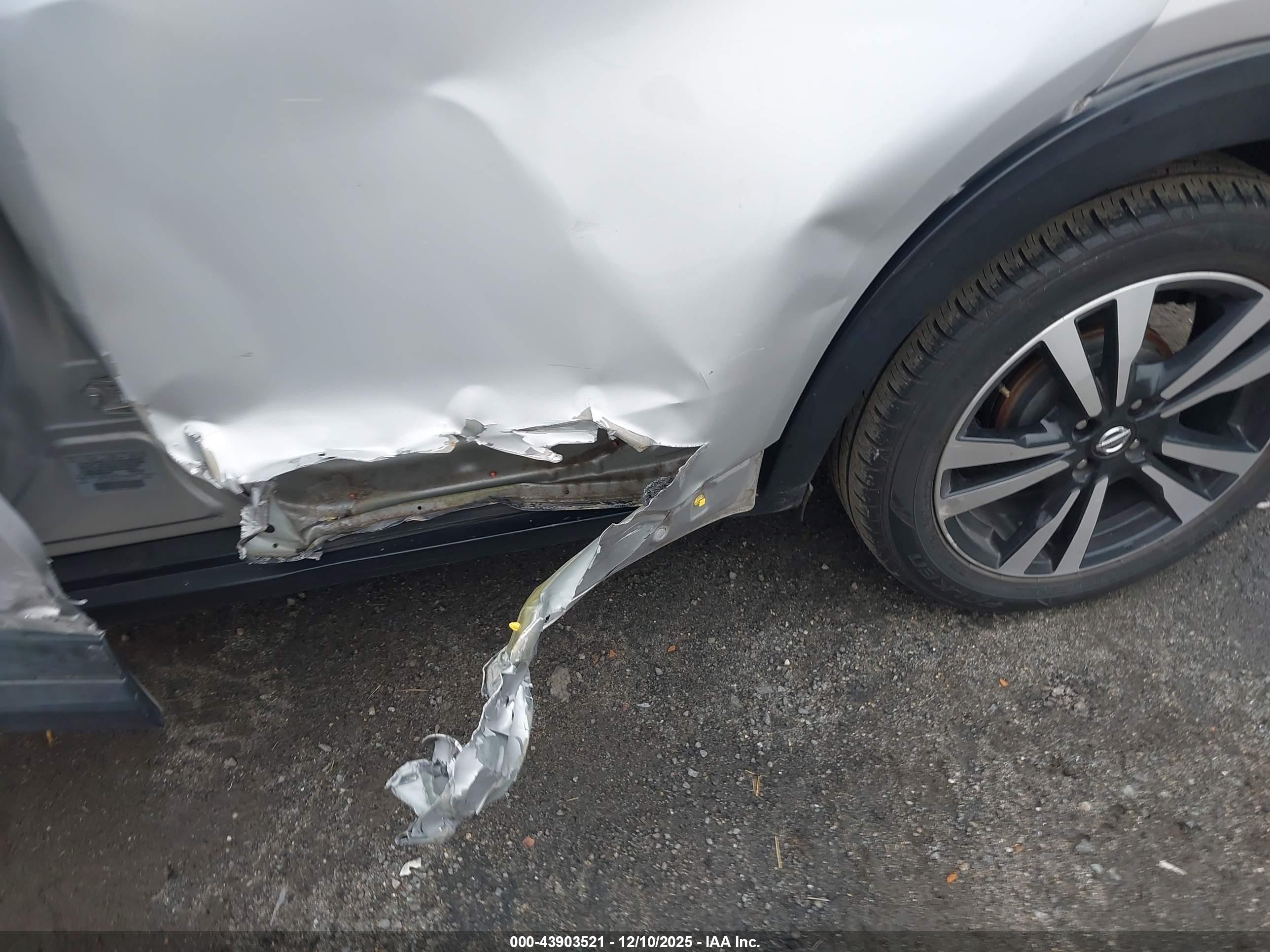 NISSAN KICKS image 6