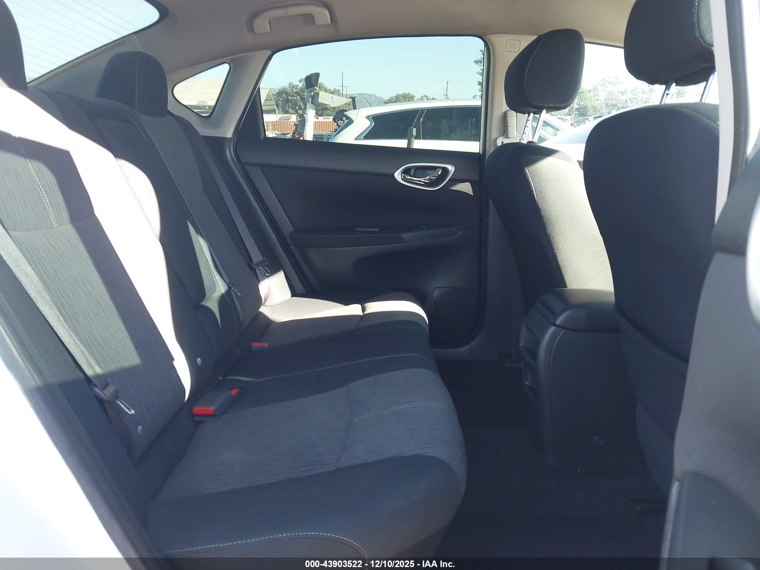 NISSAN SENTRA image 8