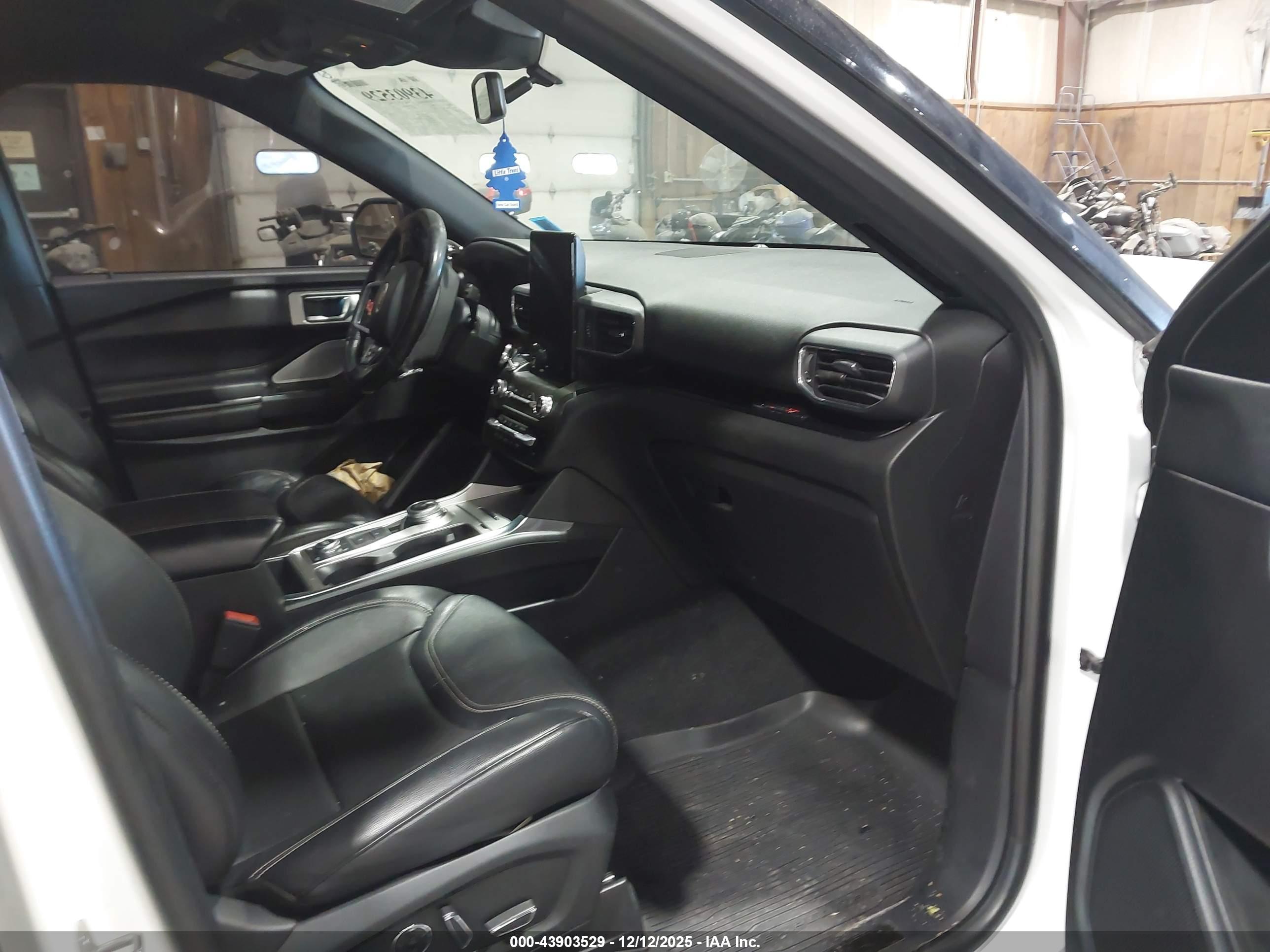 FORD EXPLORER image 5