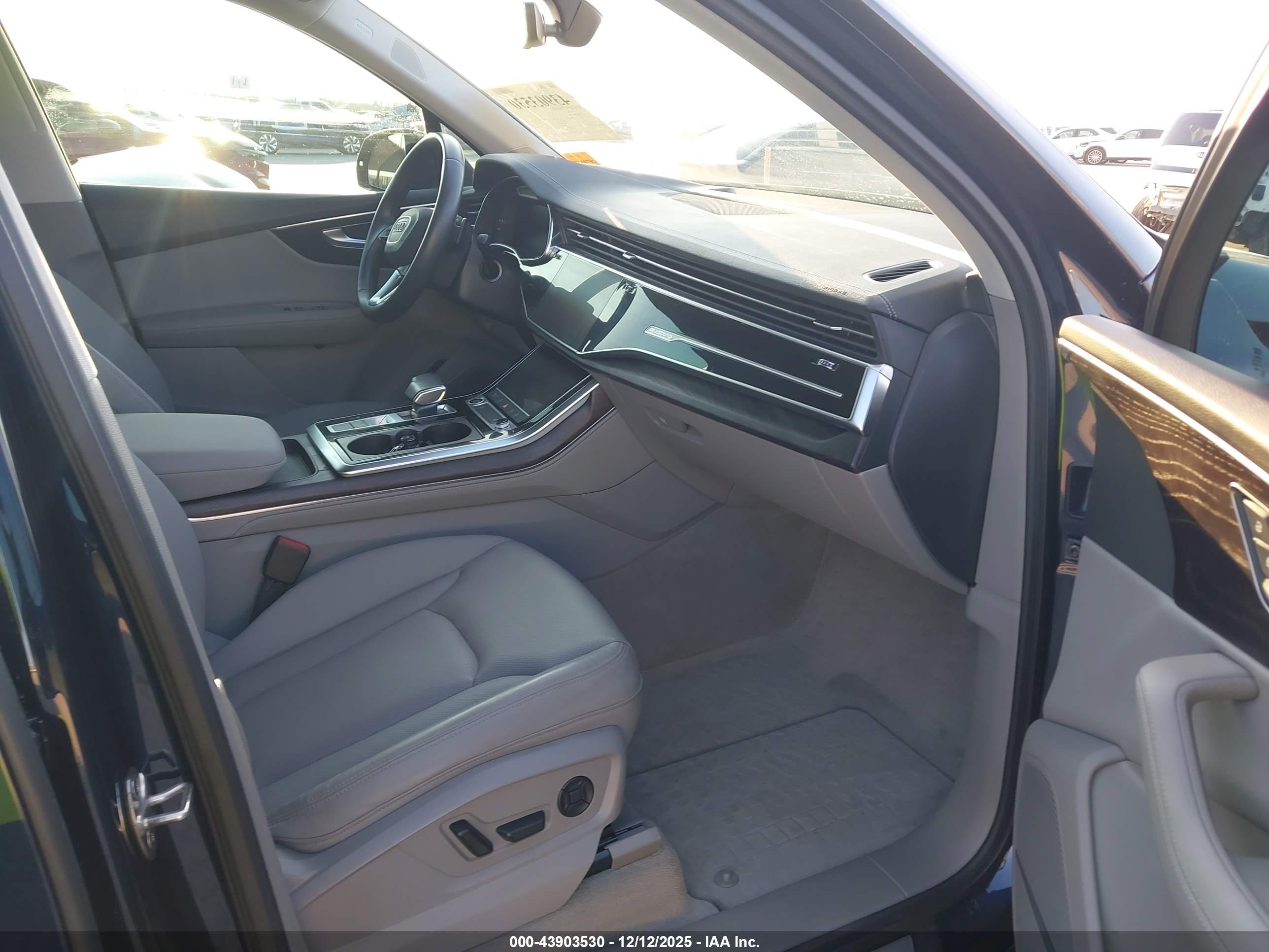 AUDI Q7 image 5