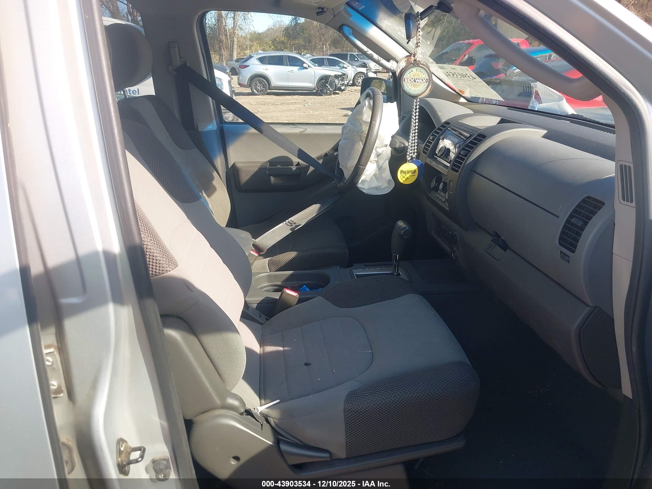 NISSAN XTERRA image 5
