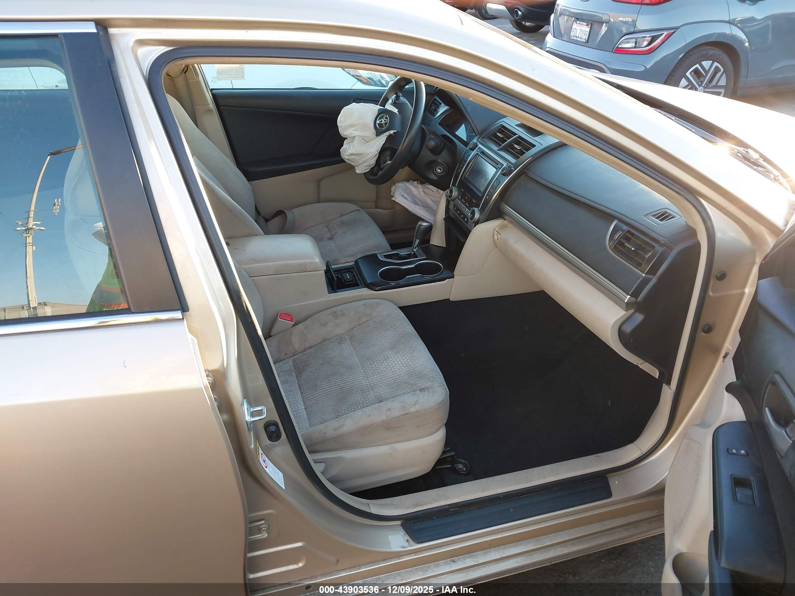 TOYOTA CAMRY image 5