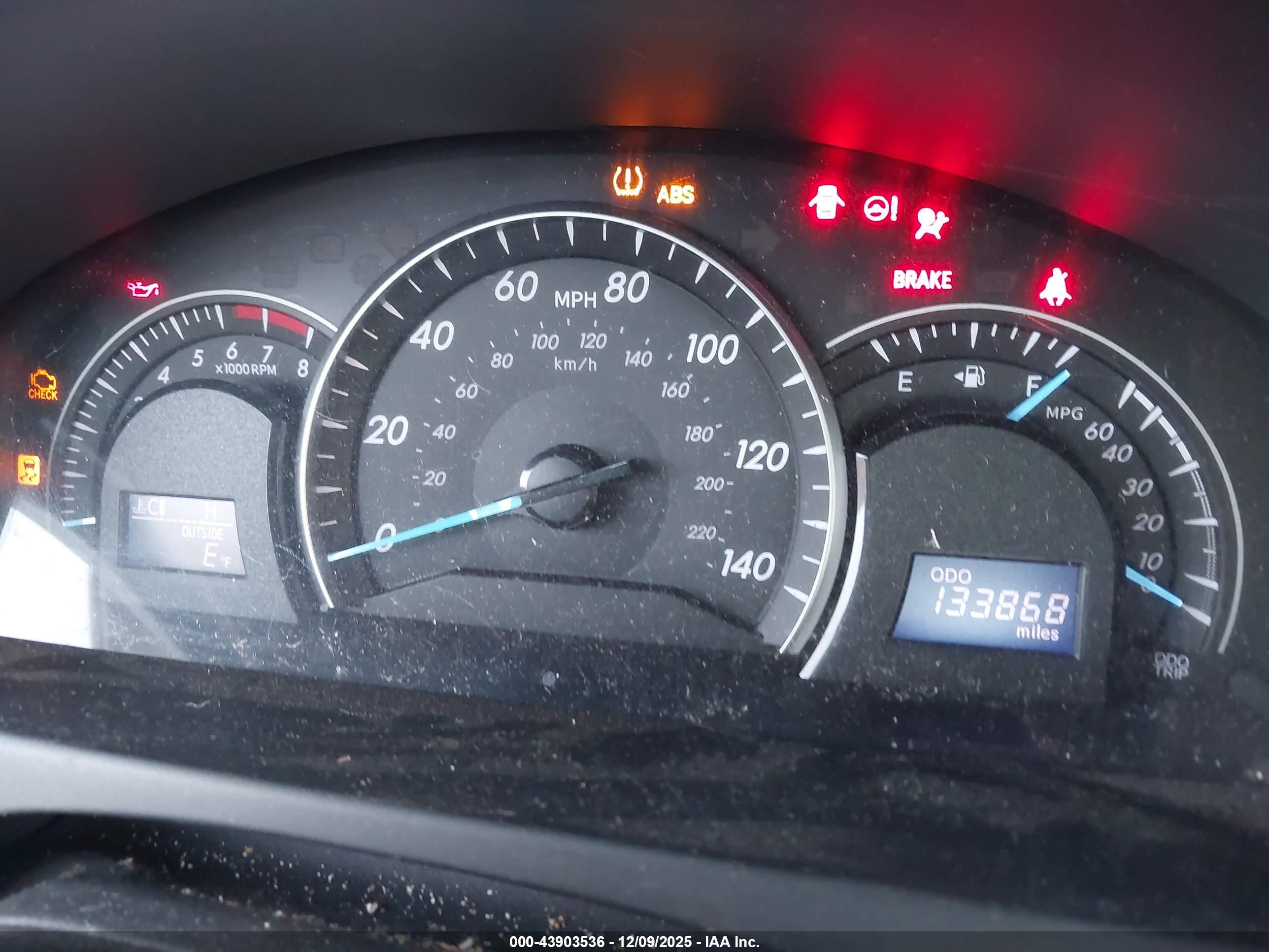 TOYOTA CAMRY image 7