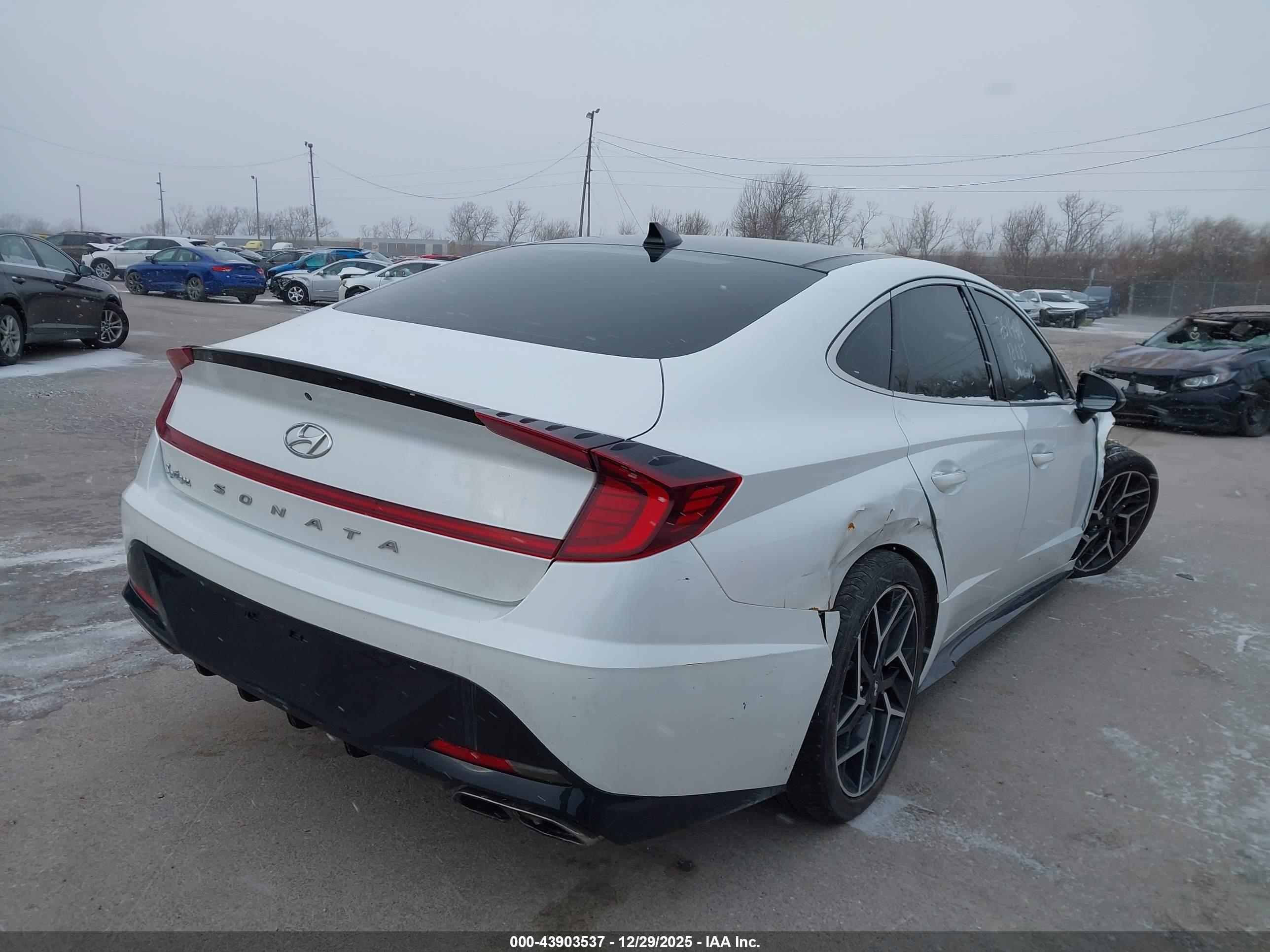 HYUNDAI SONATA image 4
