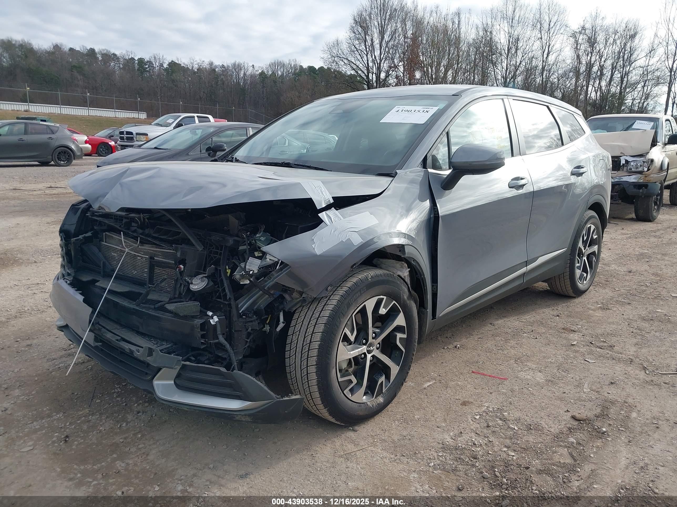 KIA SPORTAGE image 2