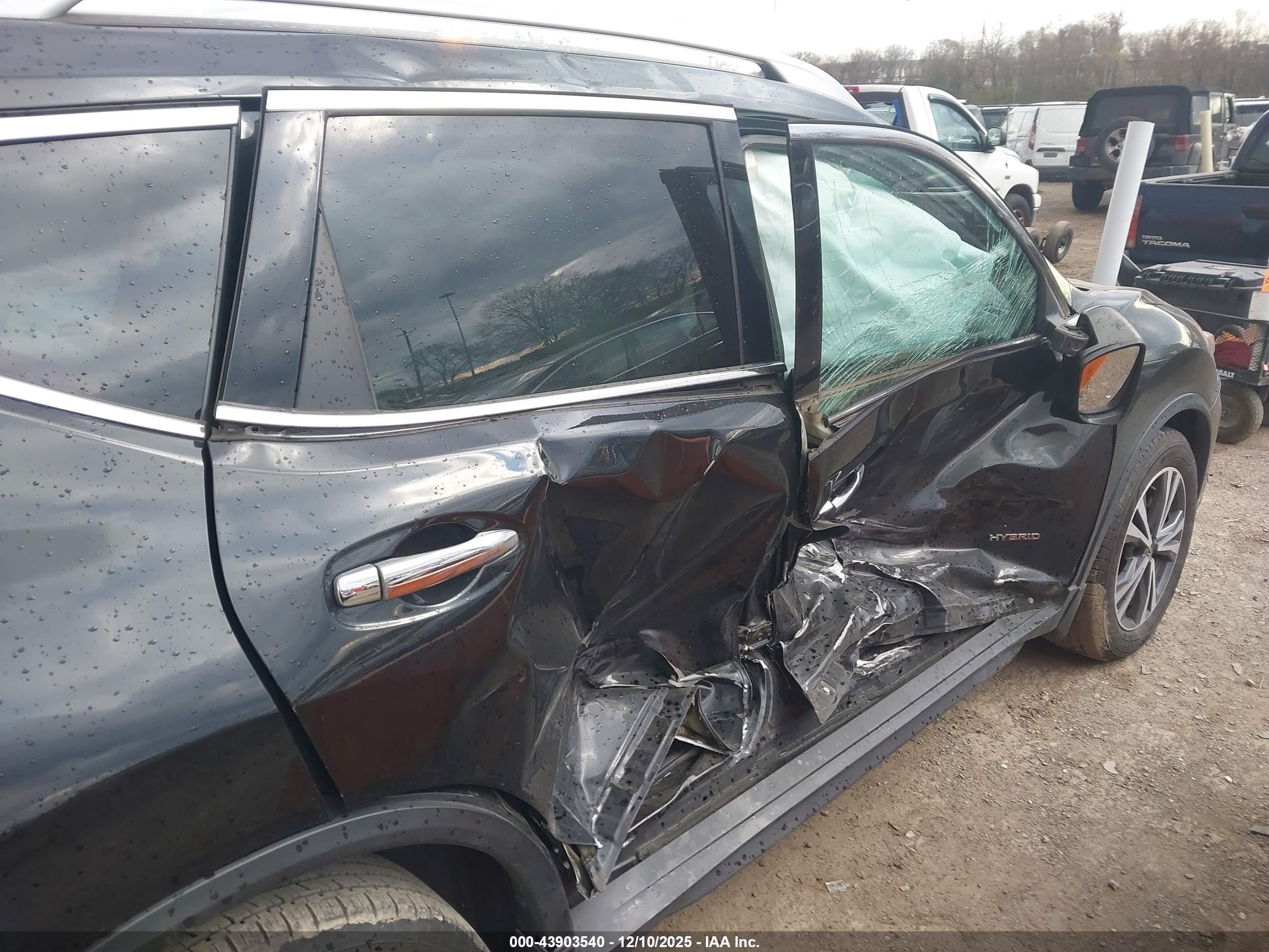NISSAN ROGUE image 6
