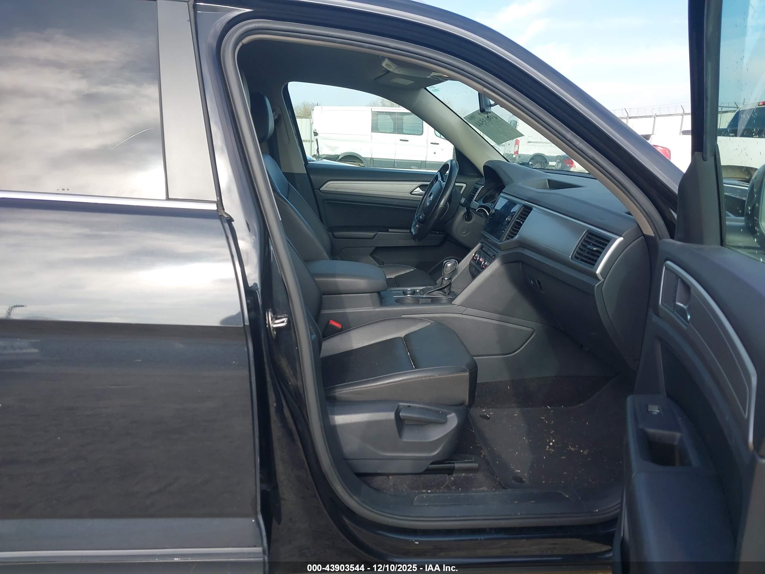 VOLKSWAGEN ATLAS image 5