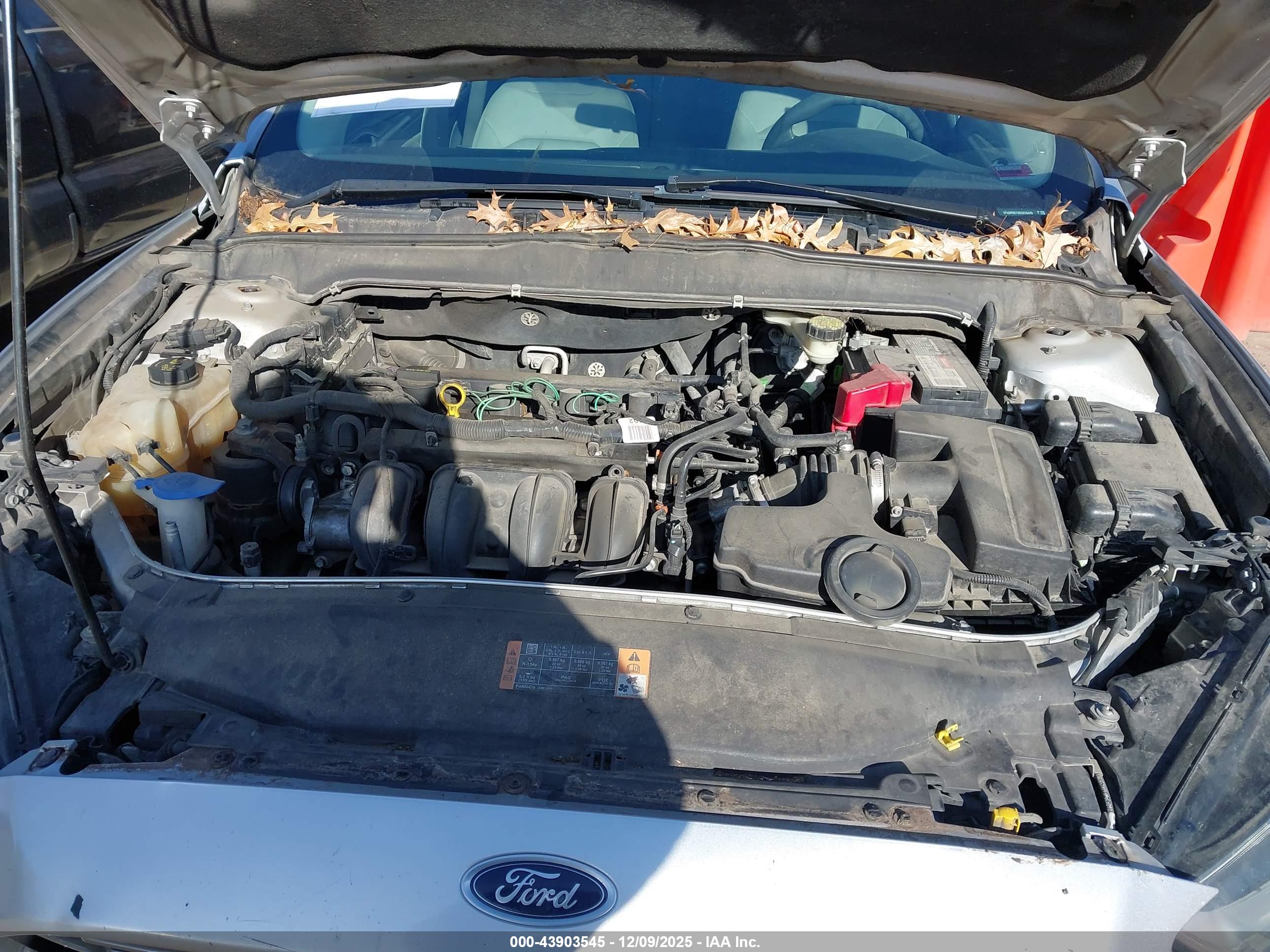 FORD FUSION image 10