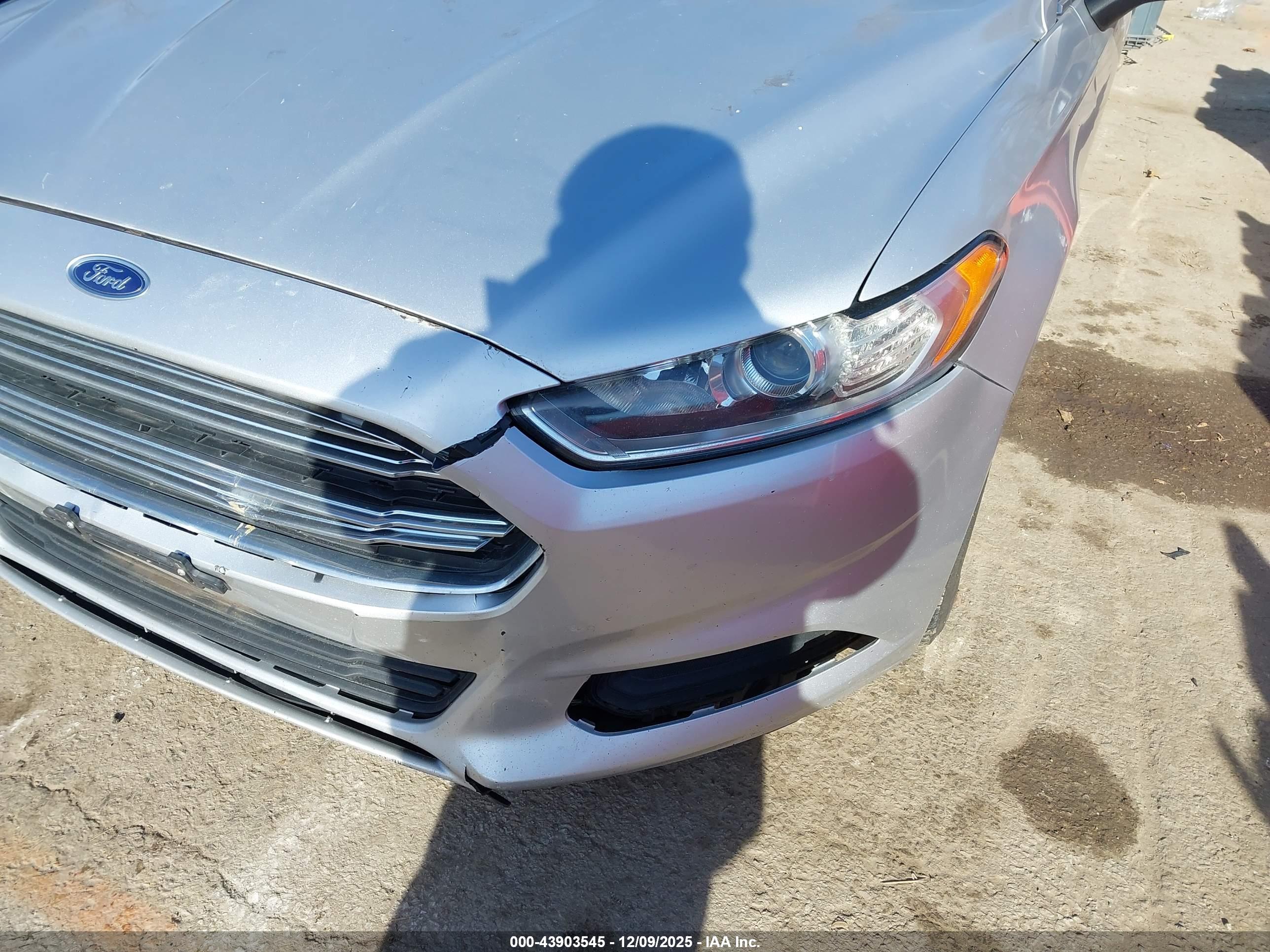 FORD FUSION image 6