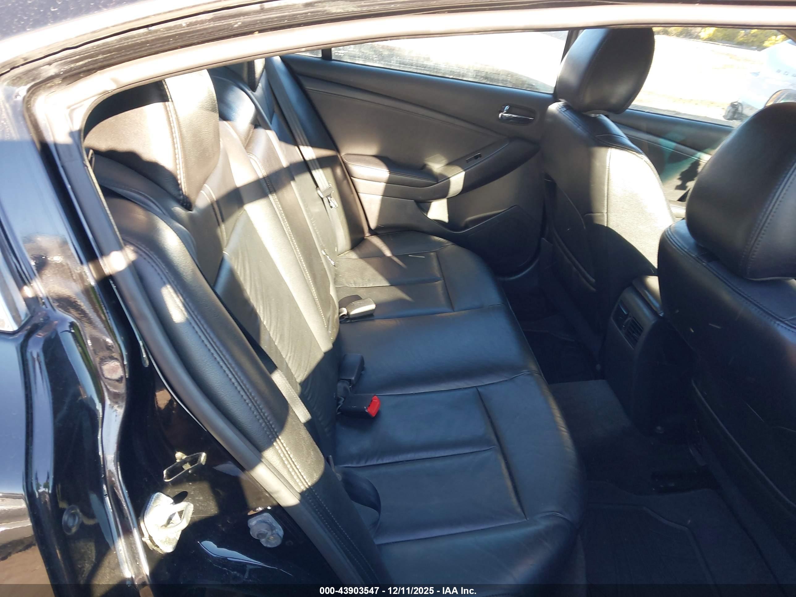 NISSAN ALTIMA image 8