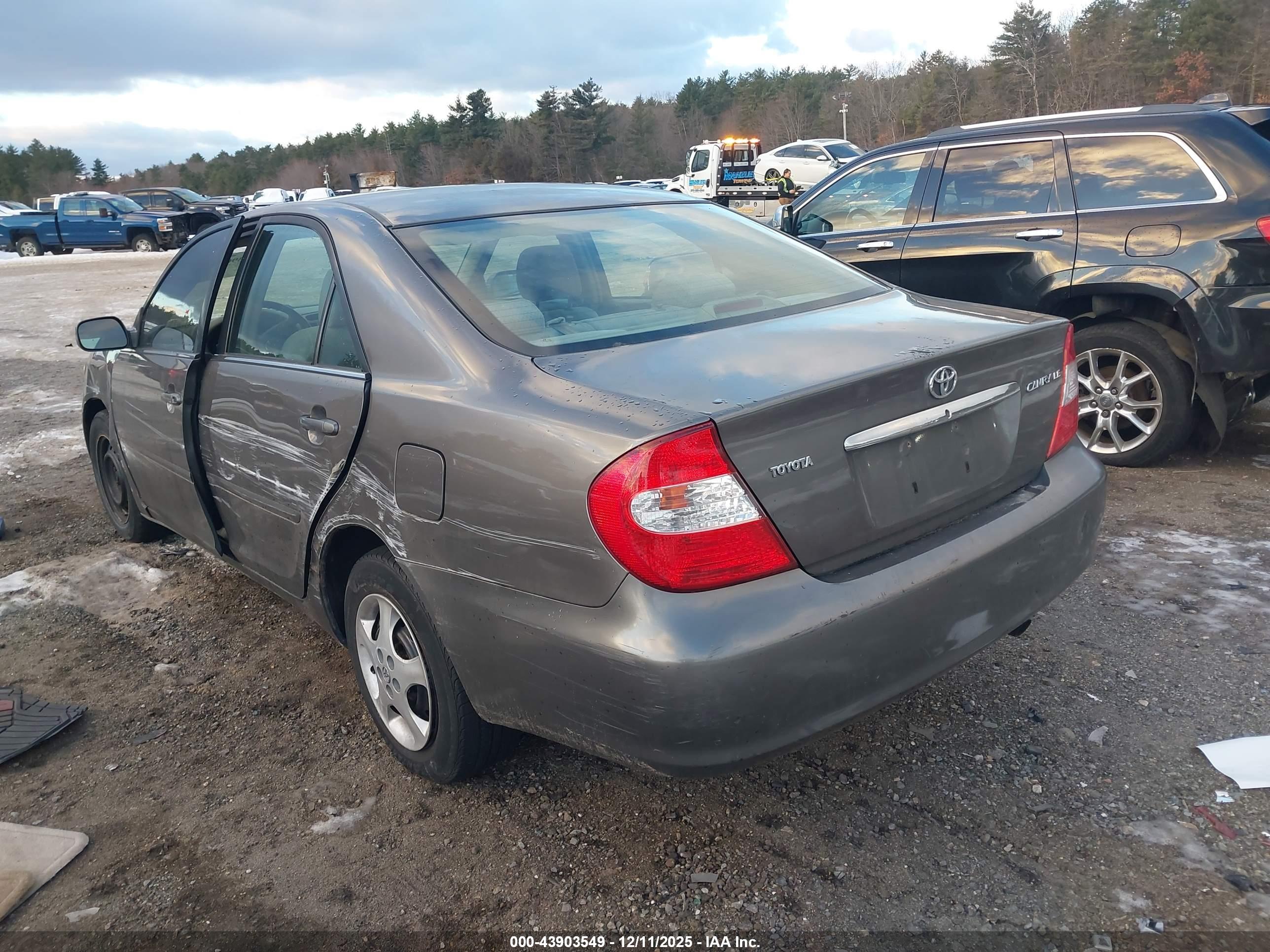 TOYOTA CAMRY image 3