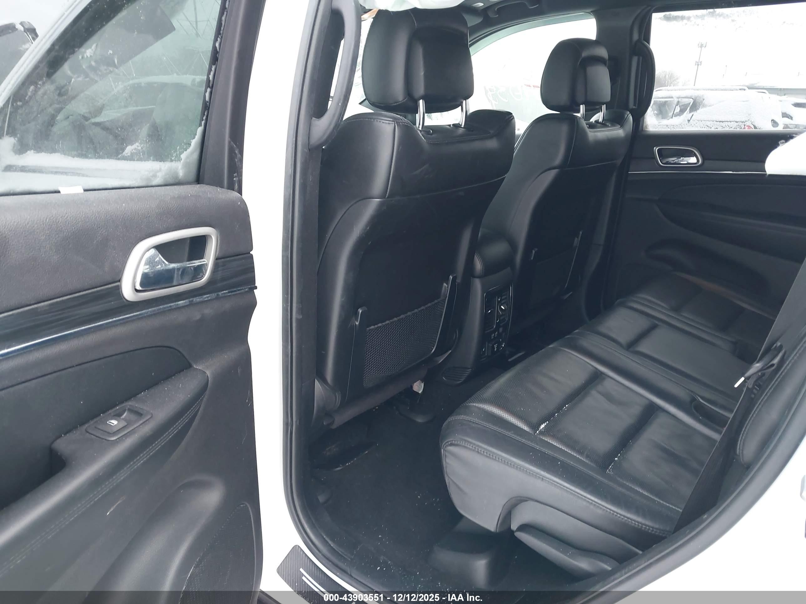 JEEP GRAND image 8
