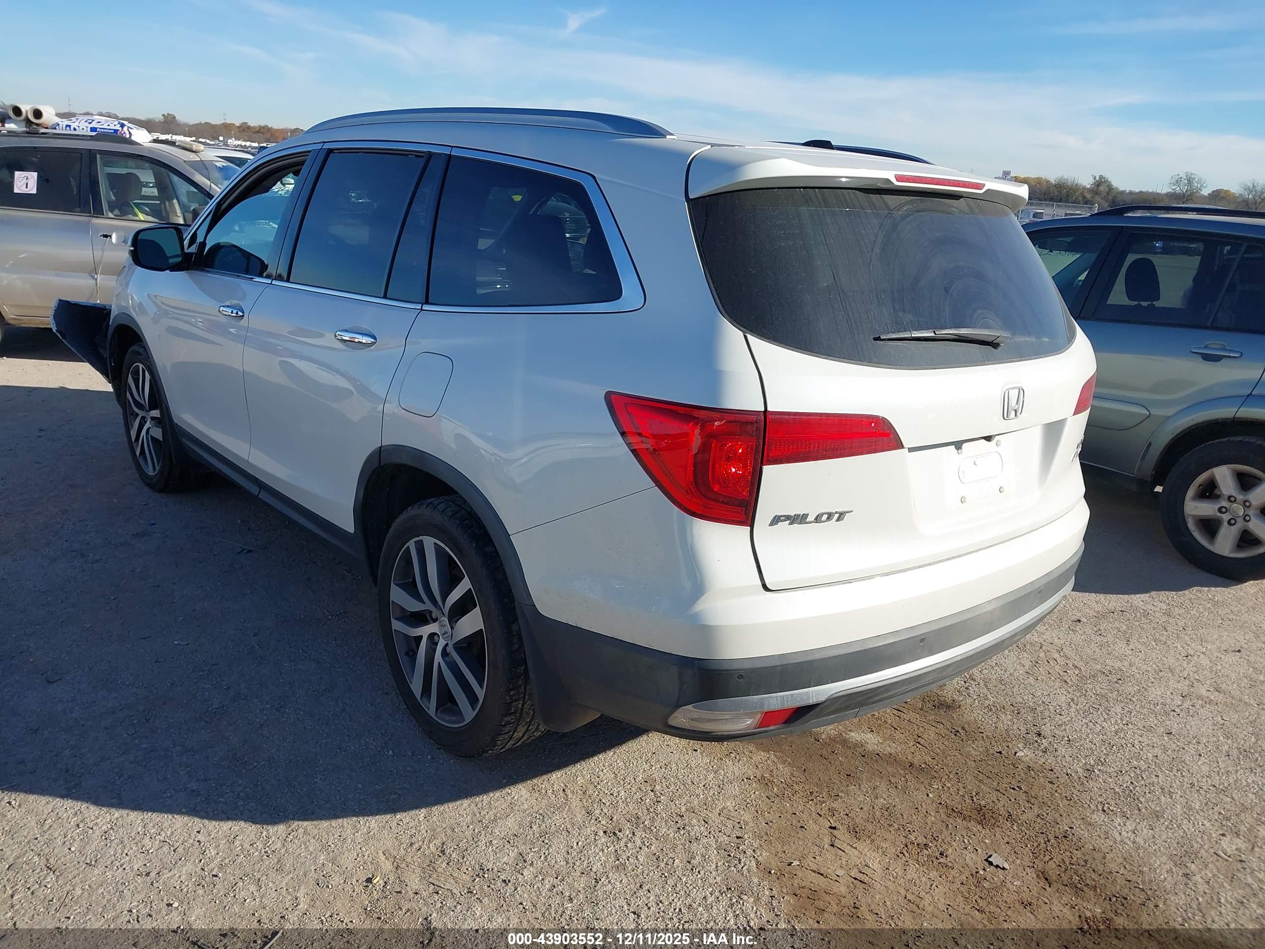 HONDA PILOT image 3