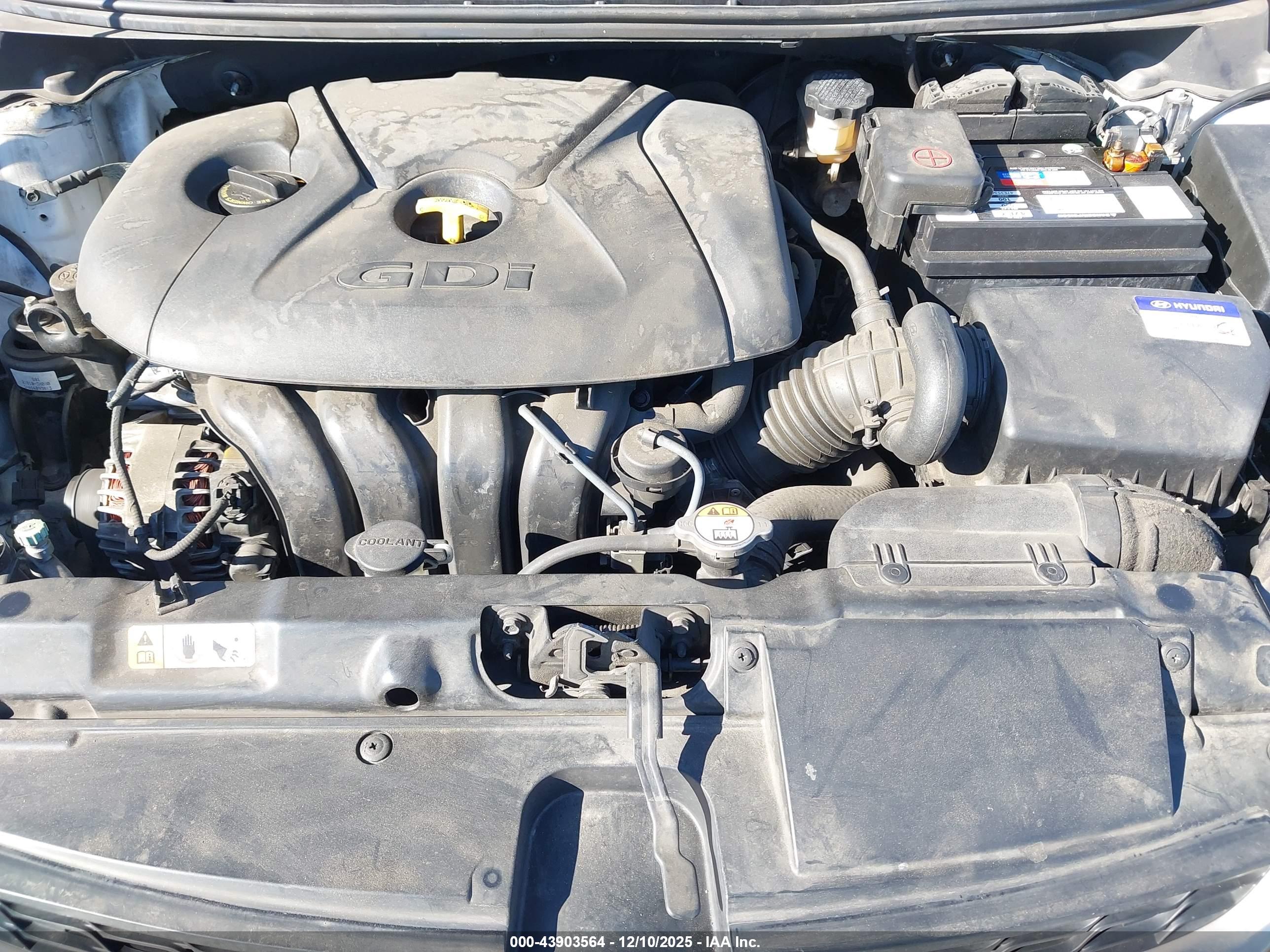 HYUNDAI ELANTRA image 10