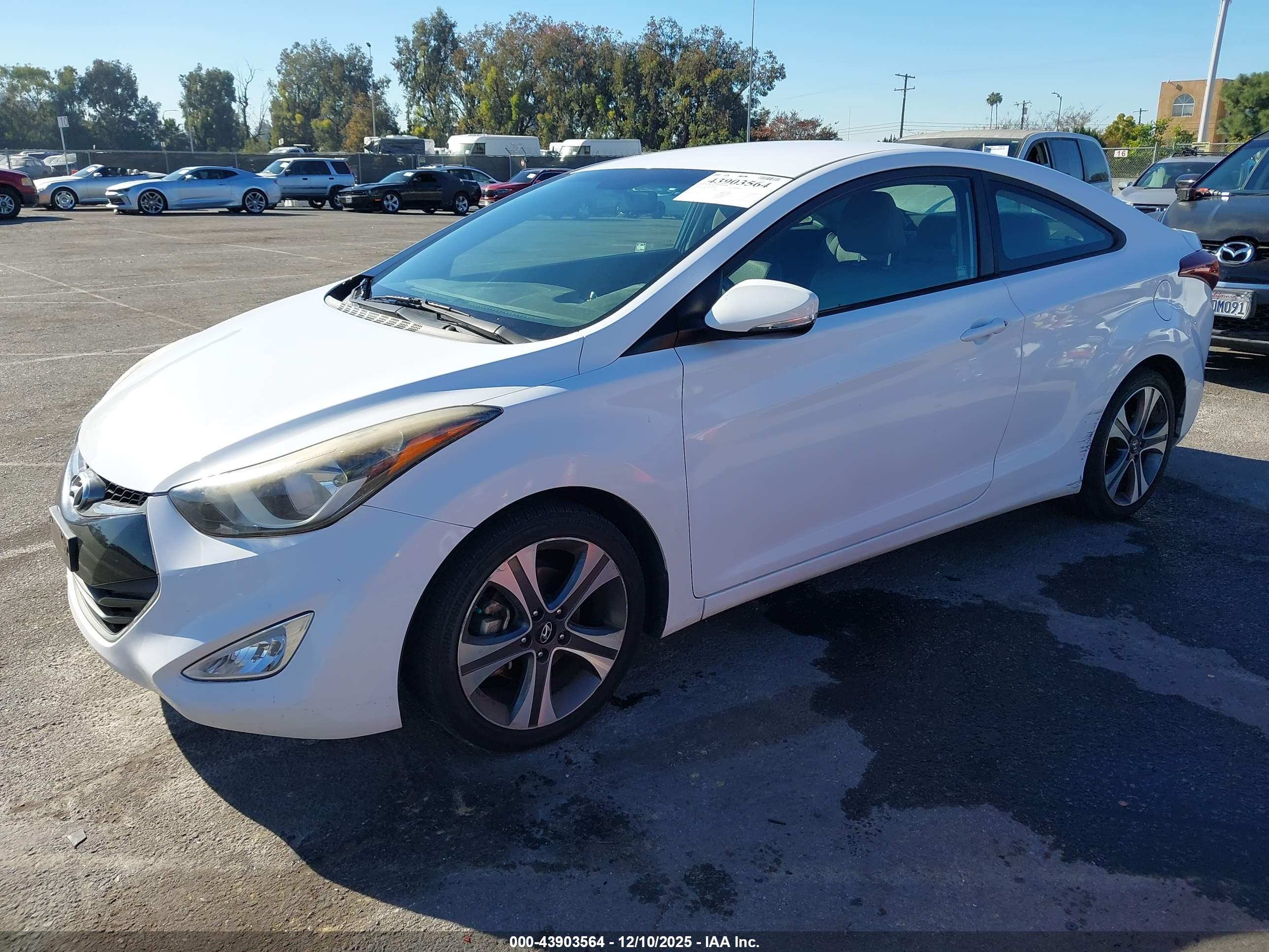 HYUNDAI ELANTRA image 2
