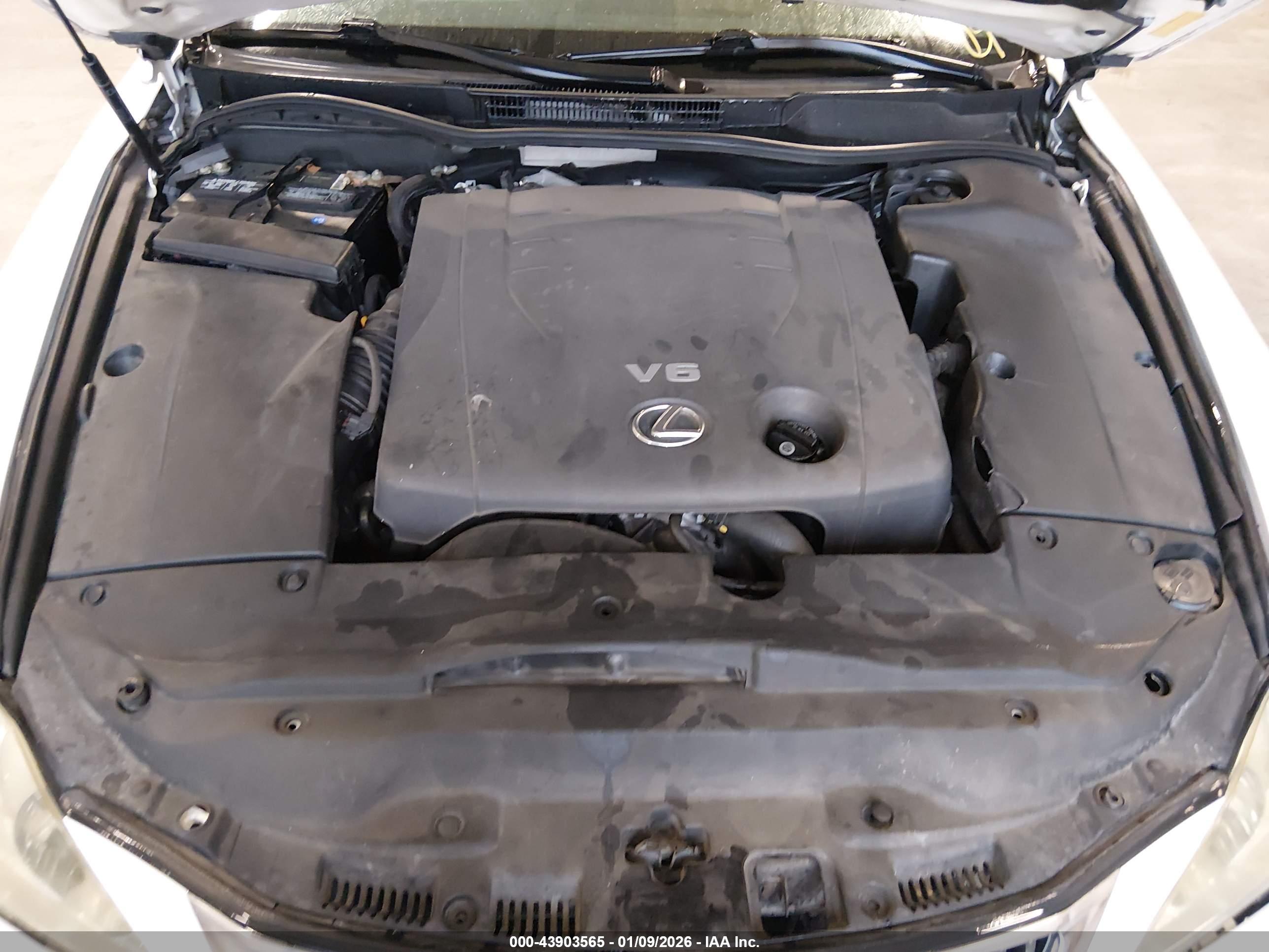 LEXUS IS image 10