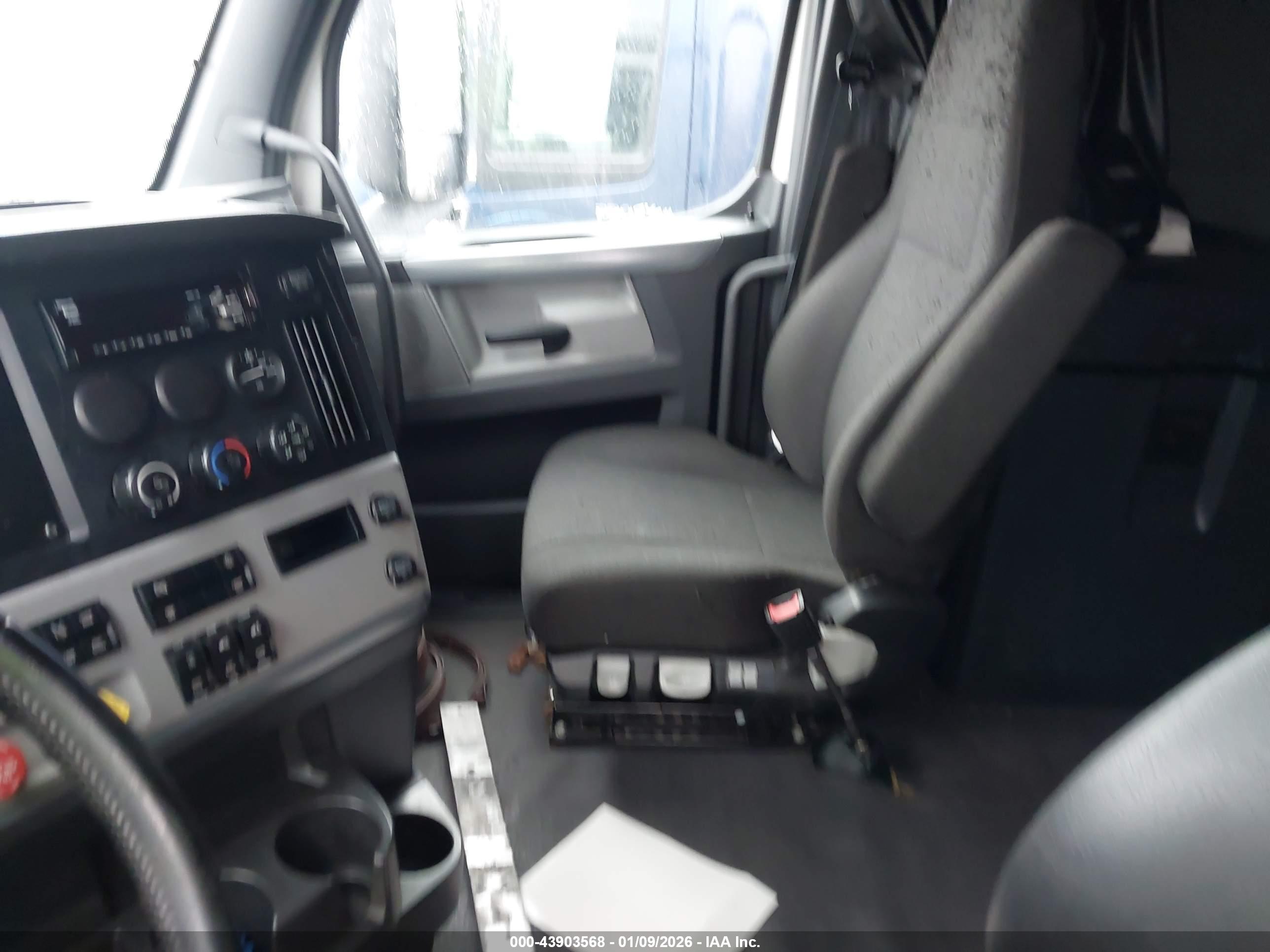 FREIGHTLINER NEW image 8