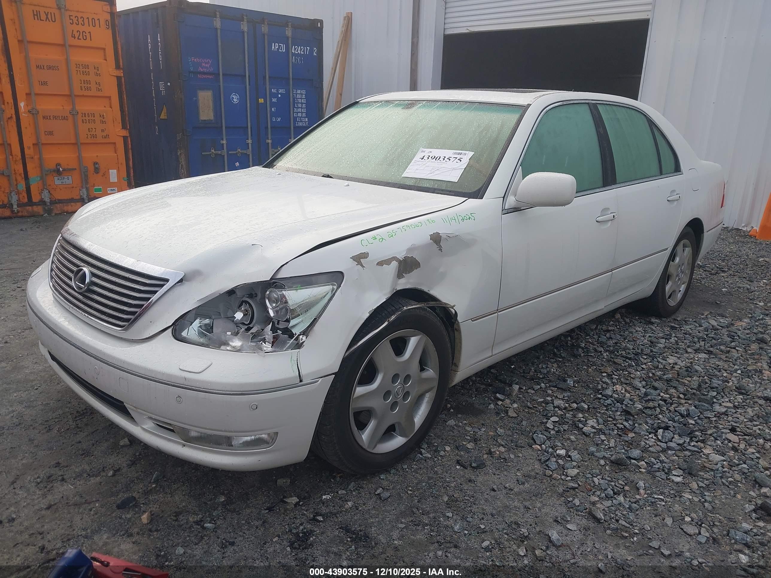 LEXUS LS image 2