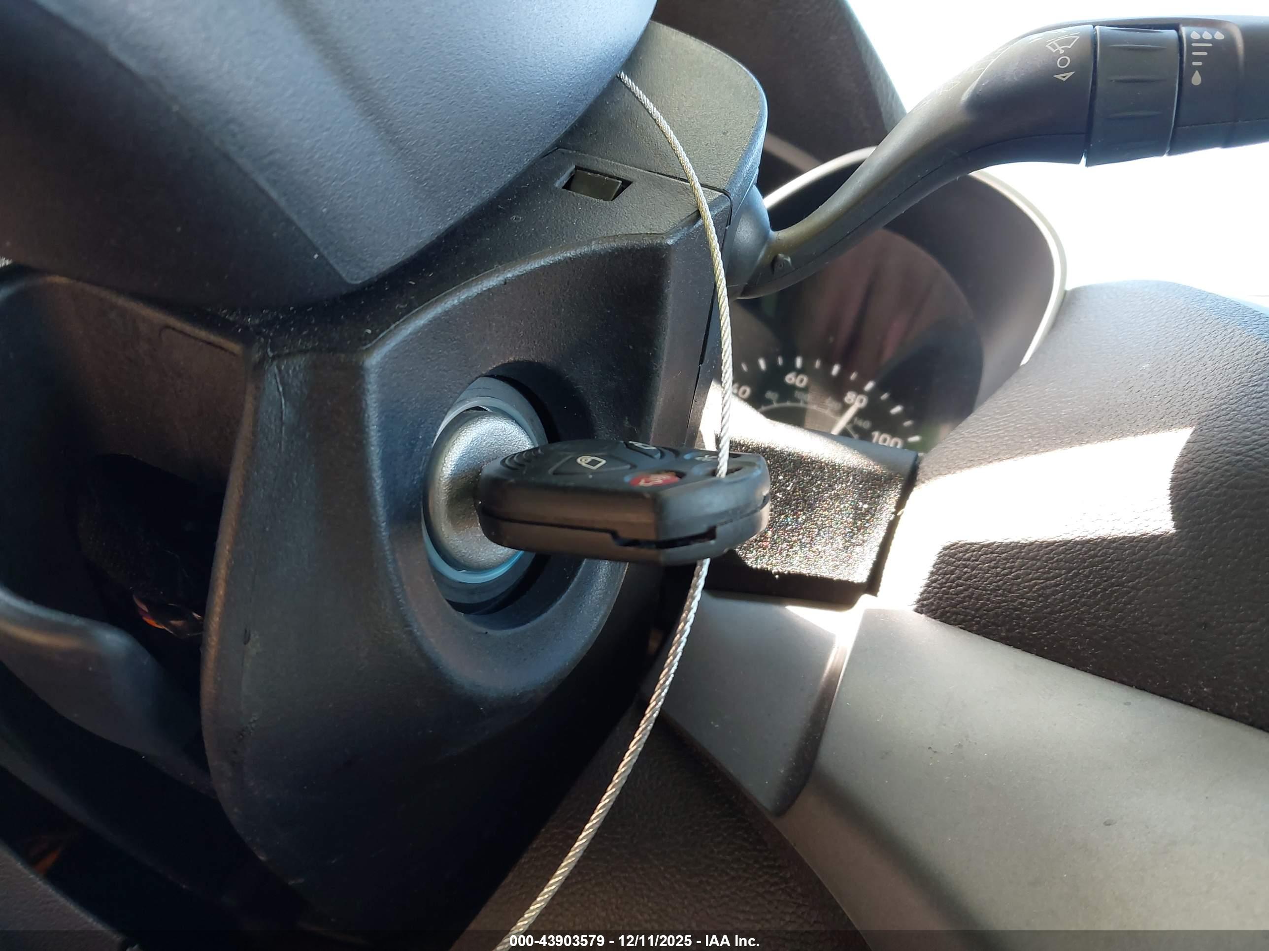 FORD ESCAPE image 11