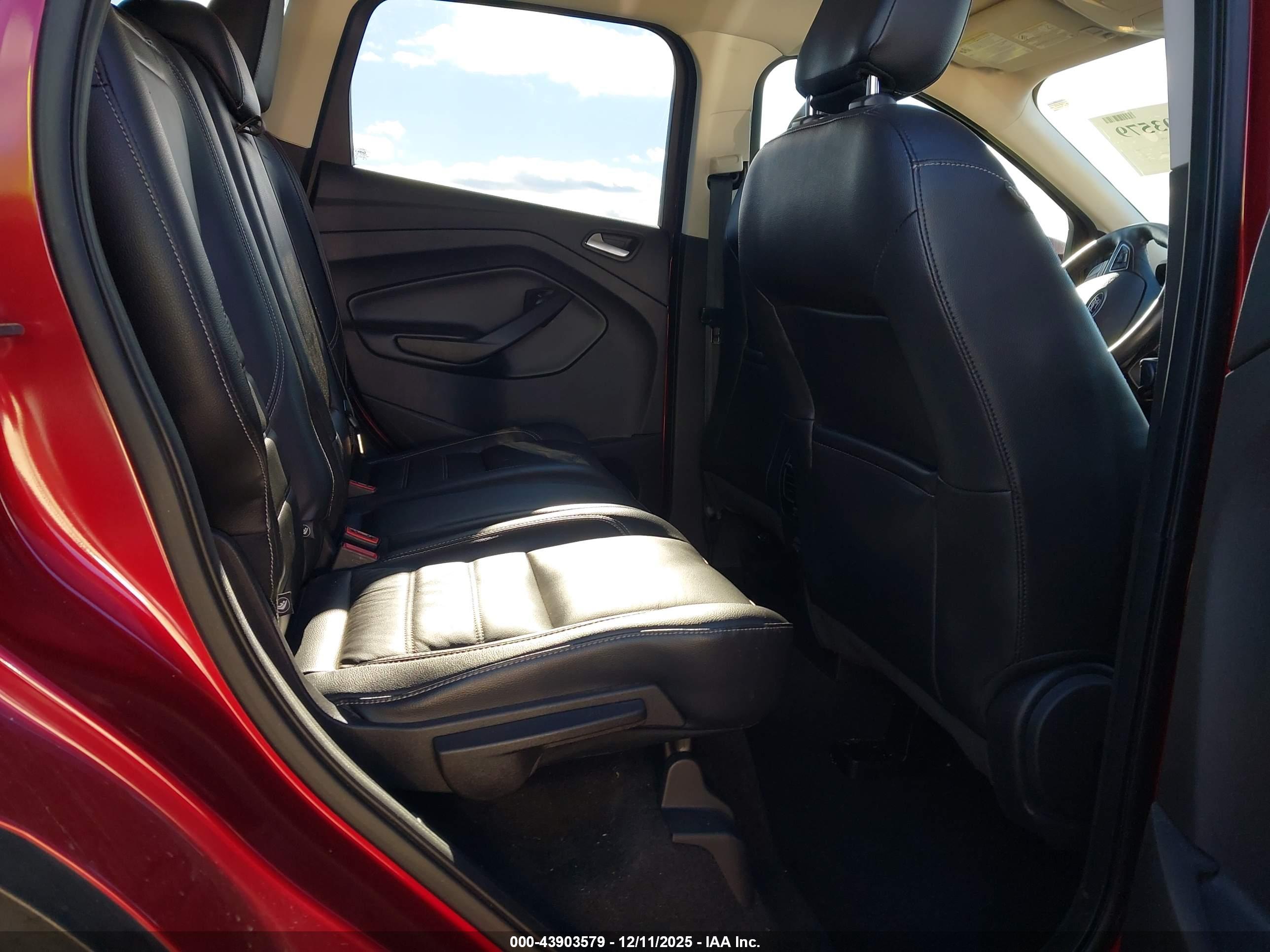 FORD ESCAPE image 8