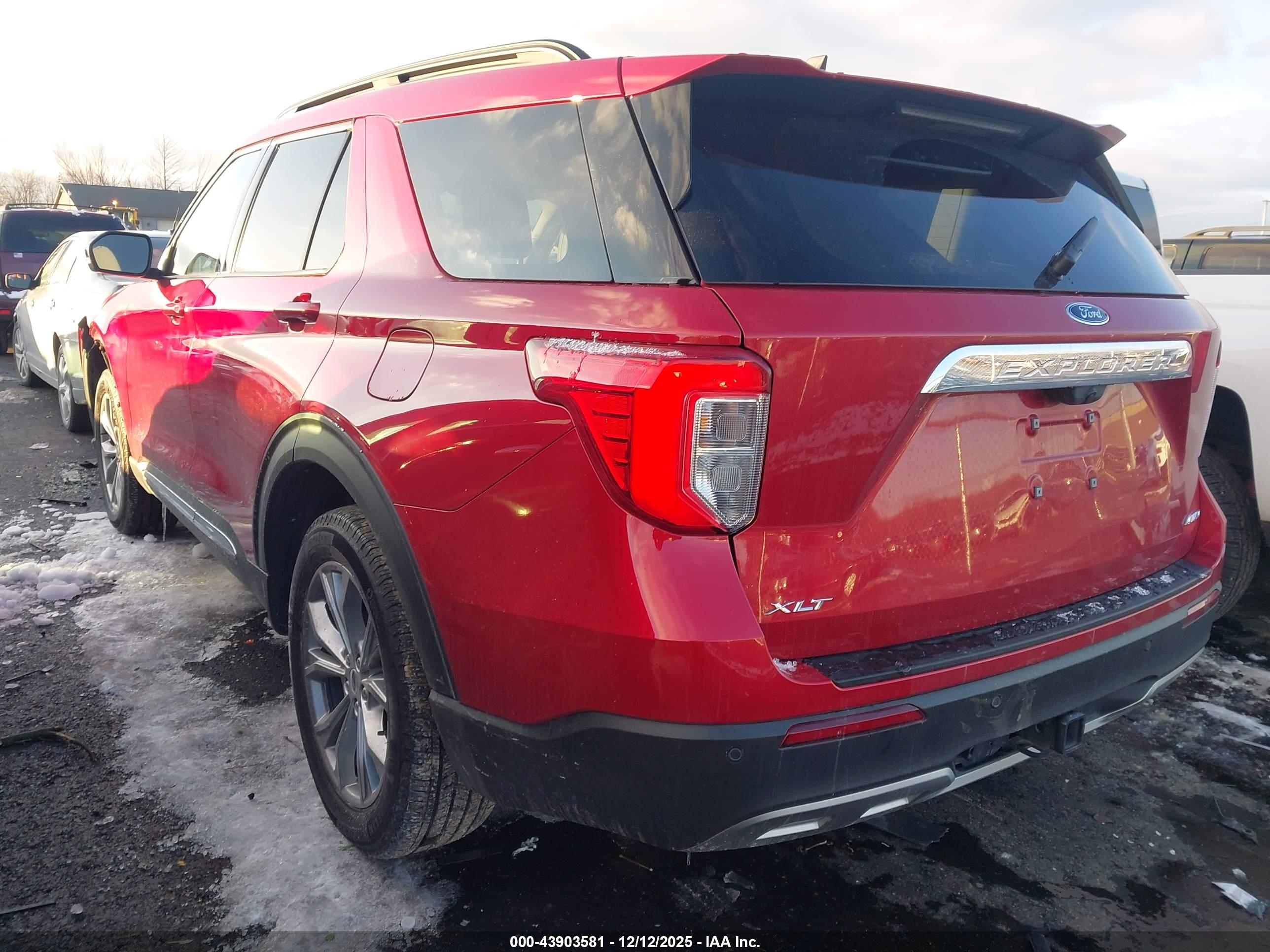 FORD EXPLORER image 3