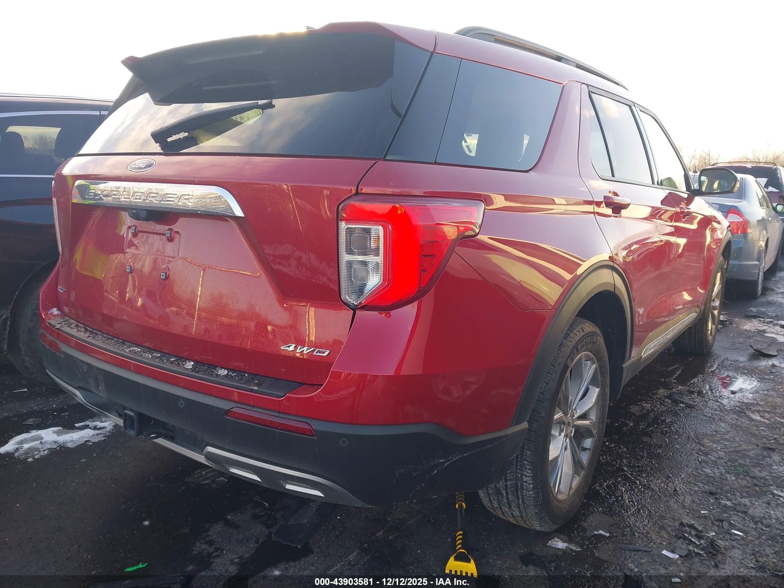 FORD EXPLORER image 4