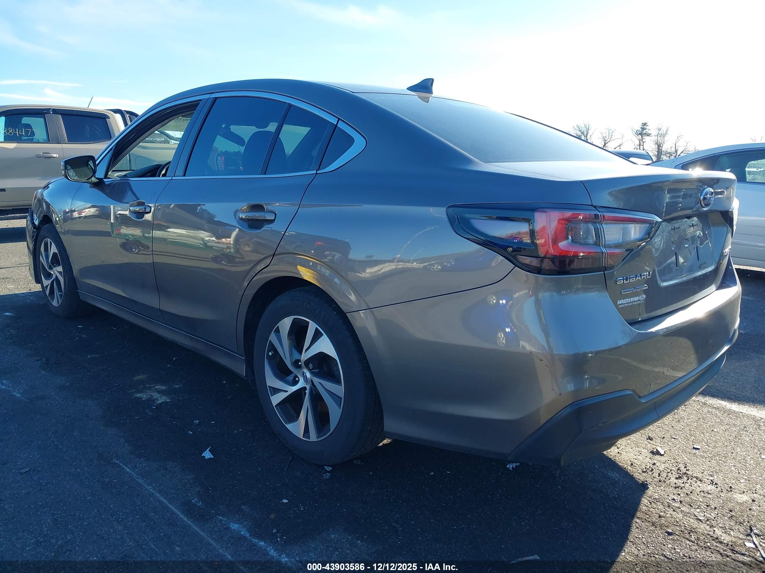 SUBARU LEGACY image 3