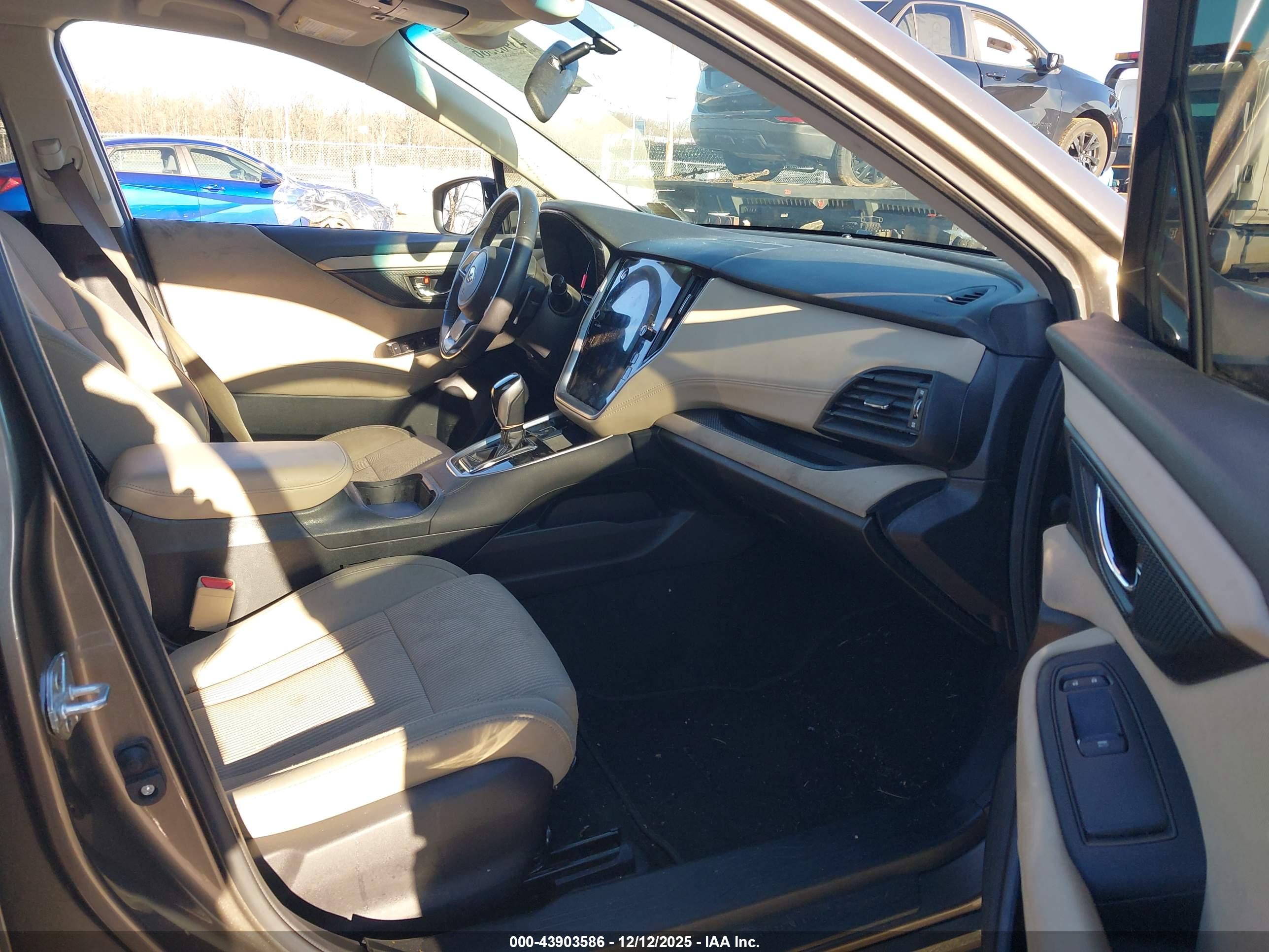 SUBARU LEGACY image 5