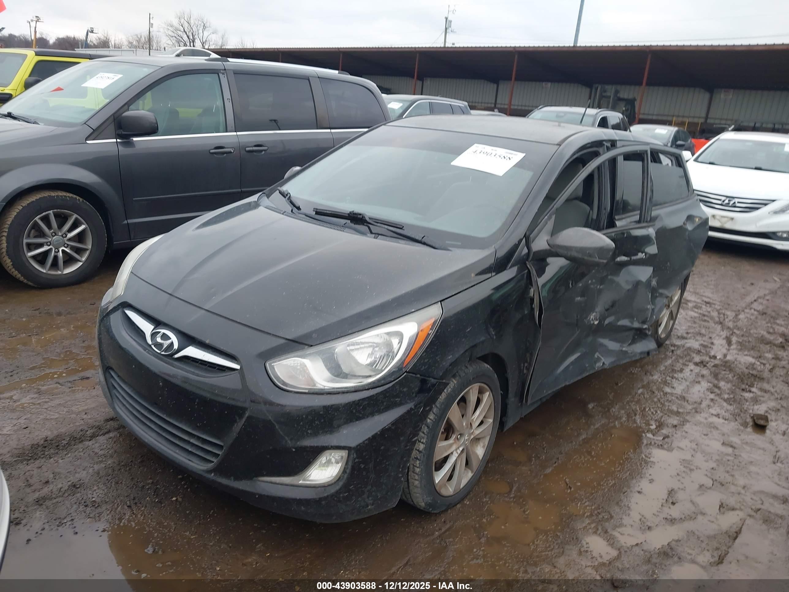 HYUNDAI ACCENT image 2