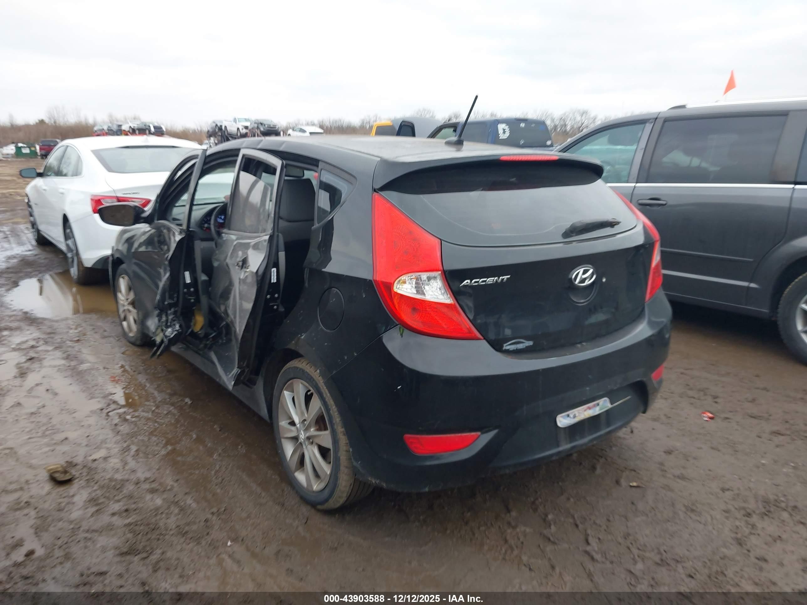 HYUNDAI ACCENT image 3