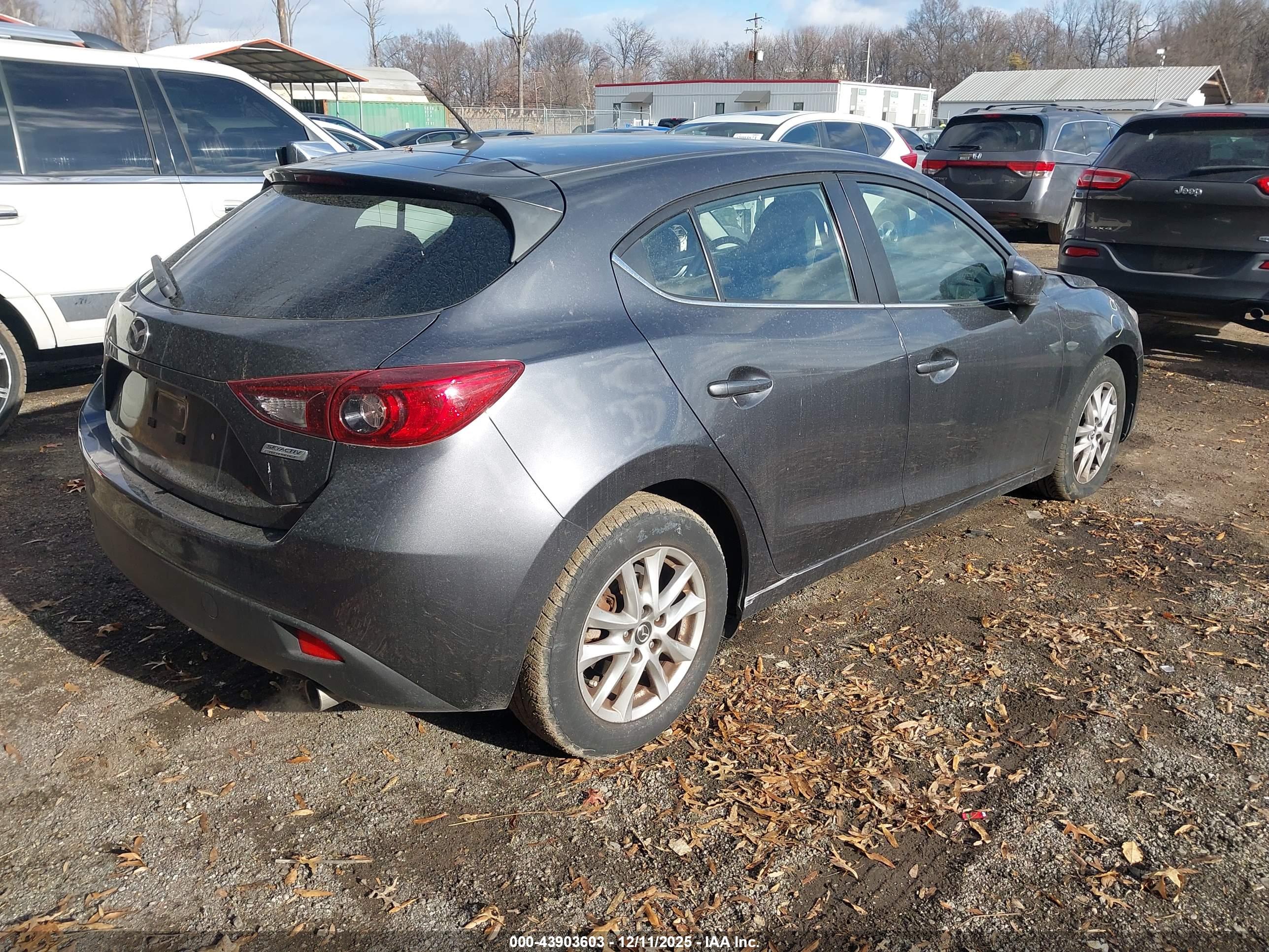MAZDA MAZDA3 image 4