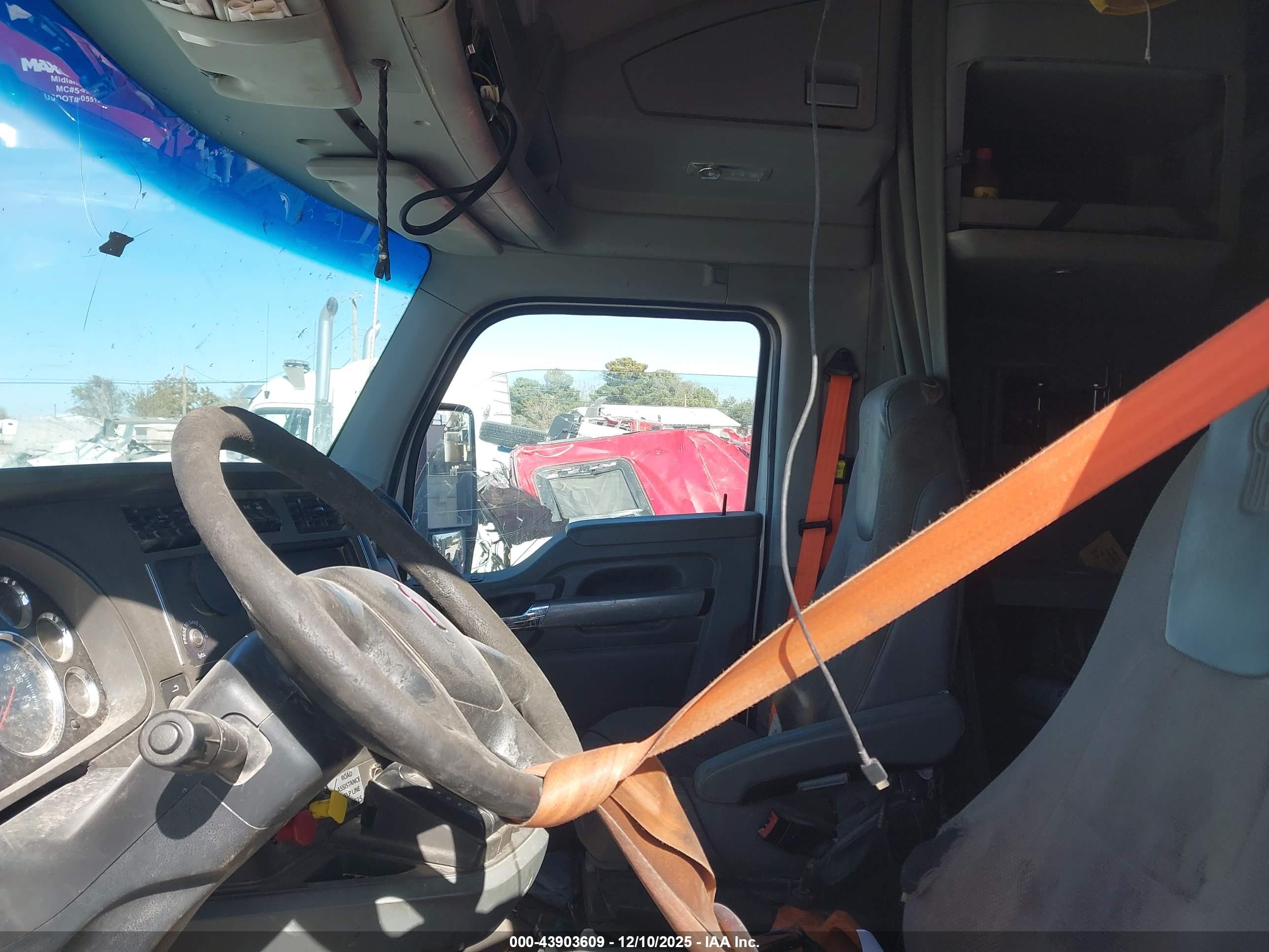 KENWORTH T680 image 8