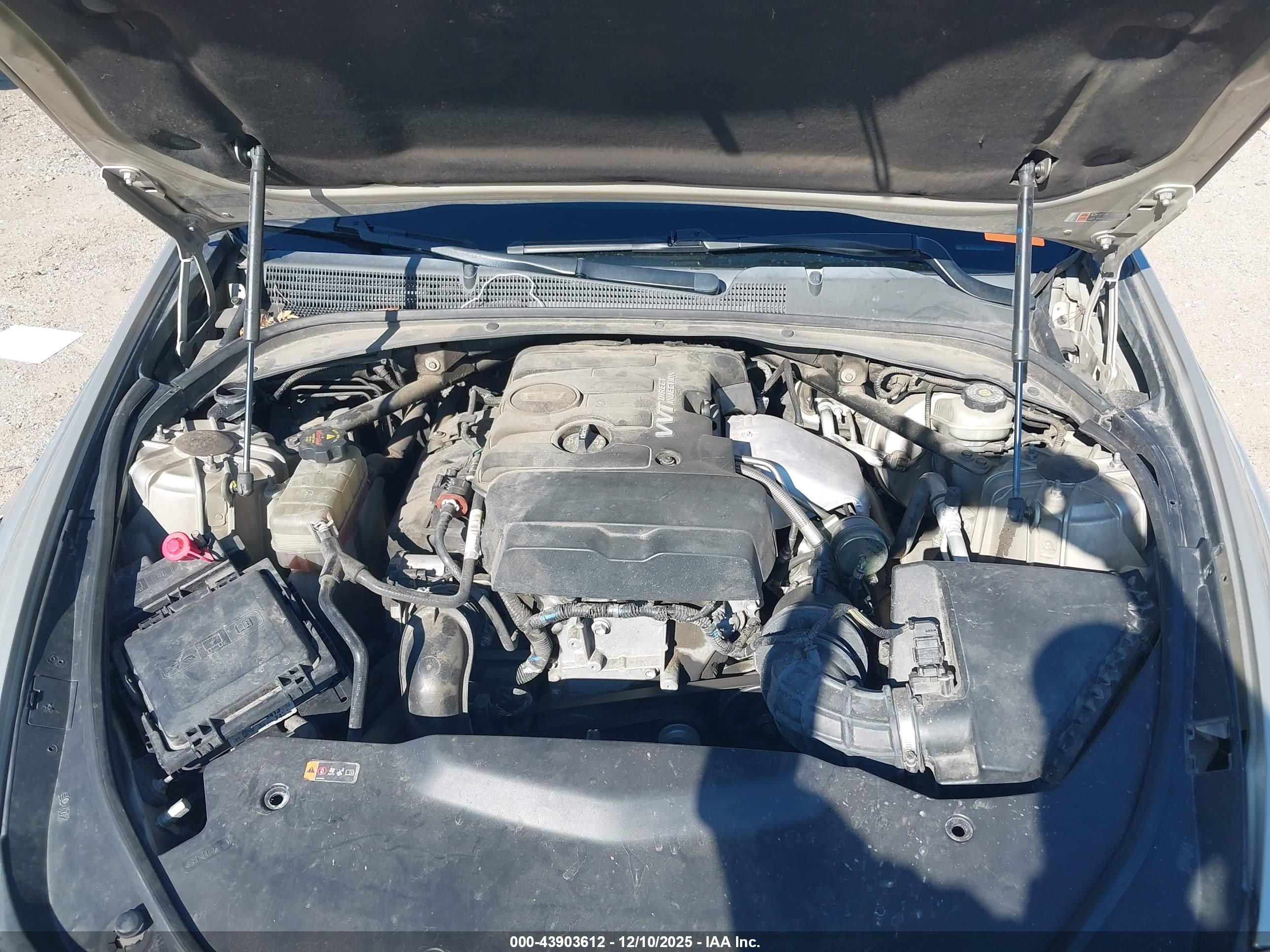 CADILLAC CTS image 10