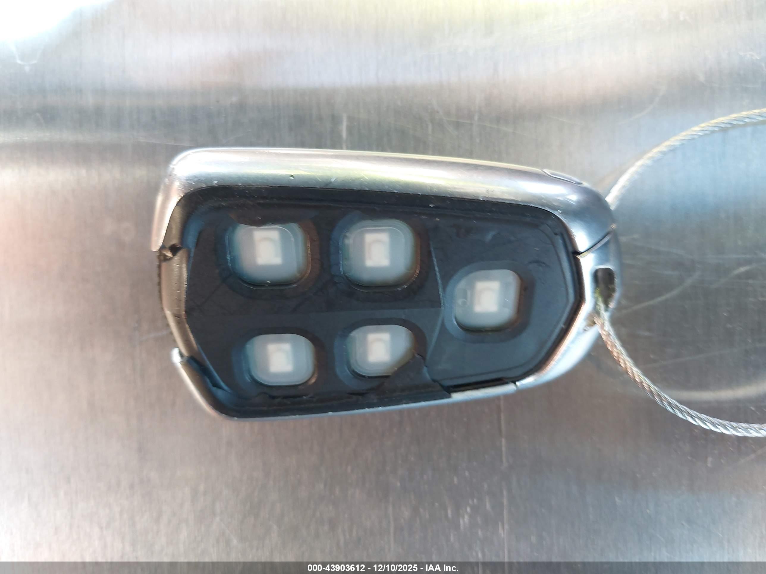 CADILLAC CTS image 11