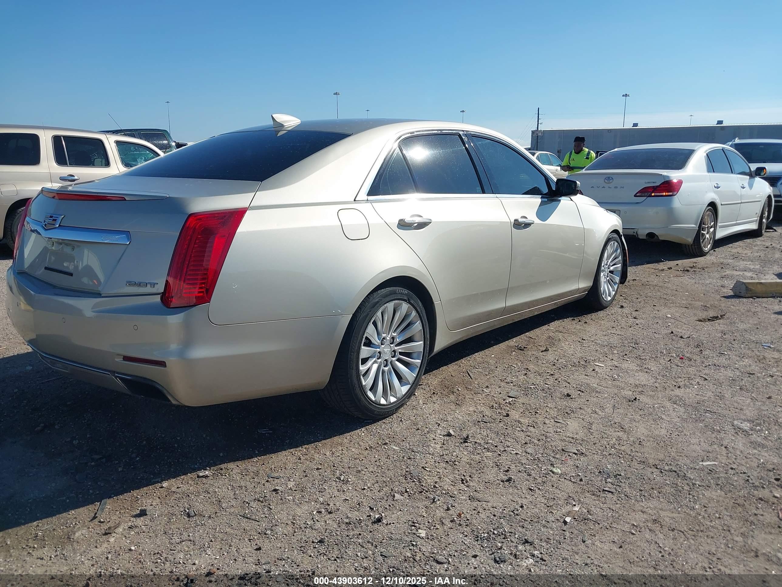 CADILLAC CTS image 4