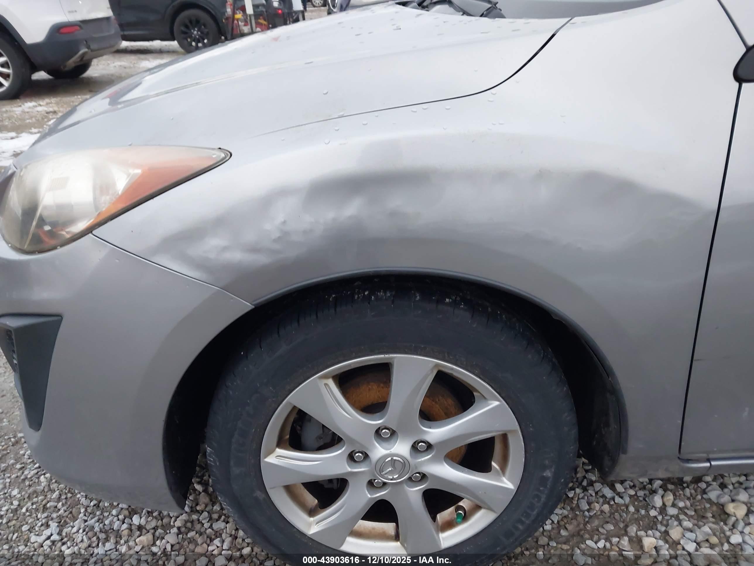 MAZDA MAZDA3 image 6