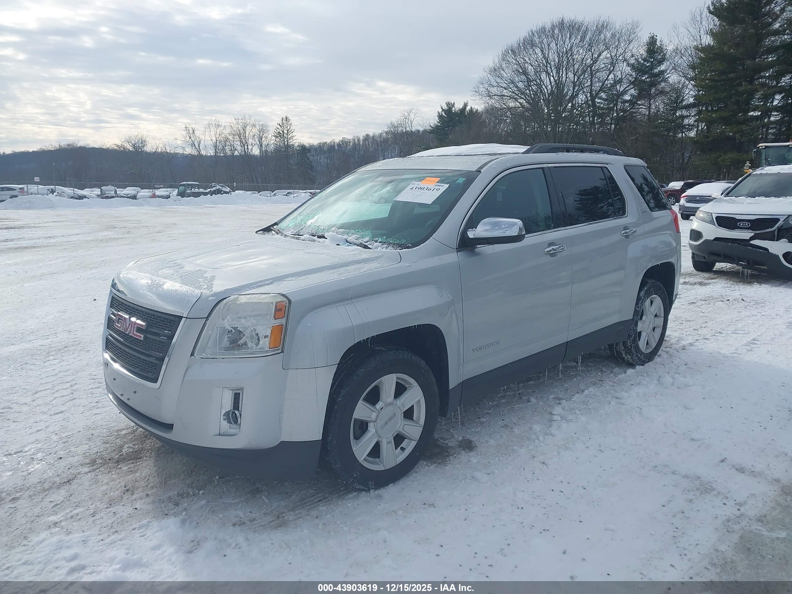 GMC TERRAIN image 2