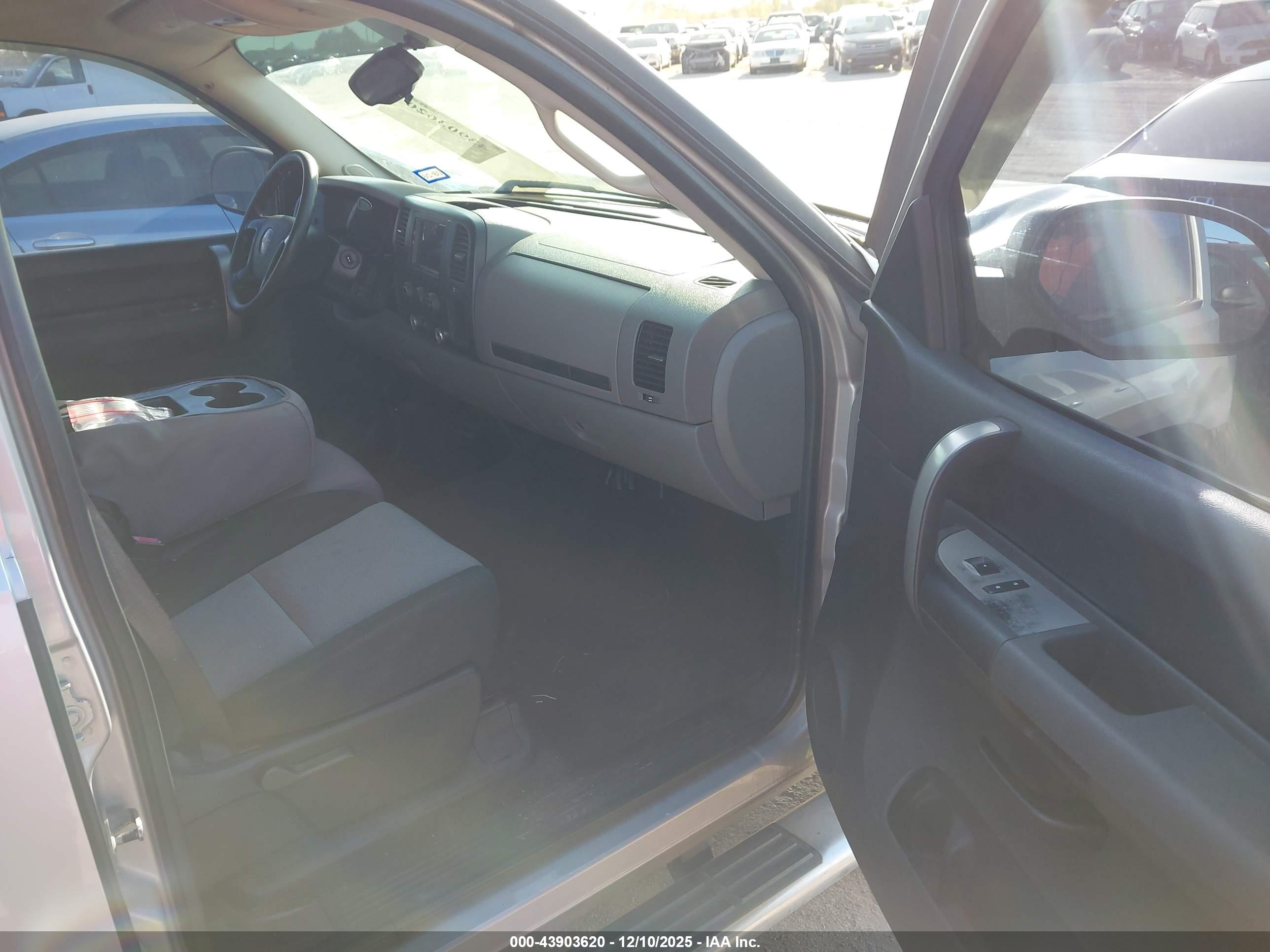 GMC SIERRA image 5