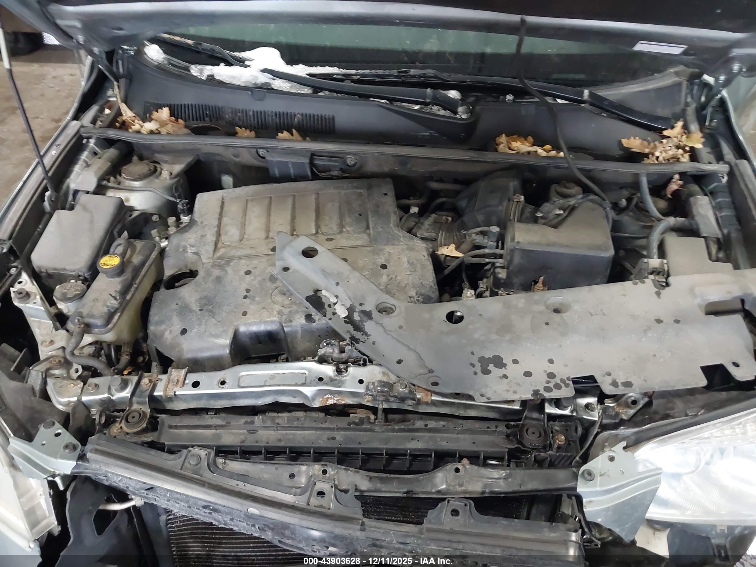 TOYOTA RAV4 image 10