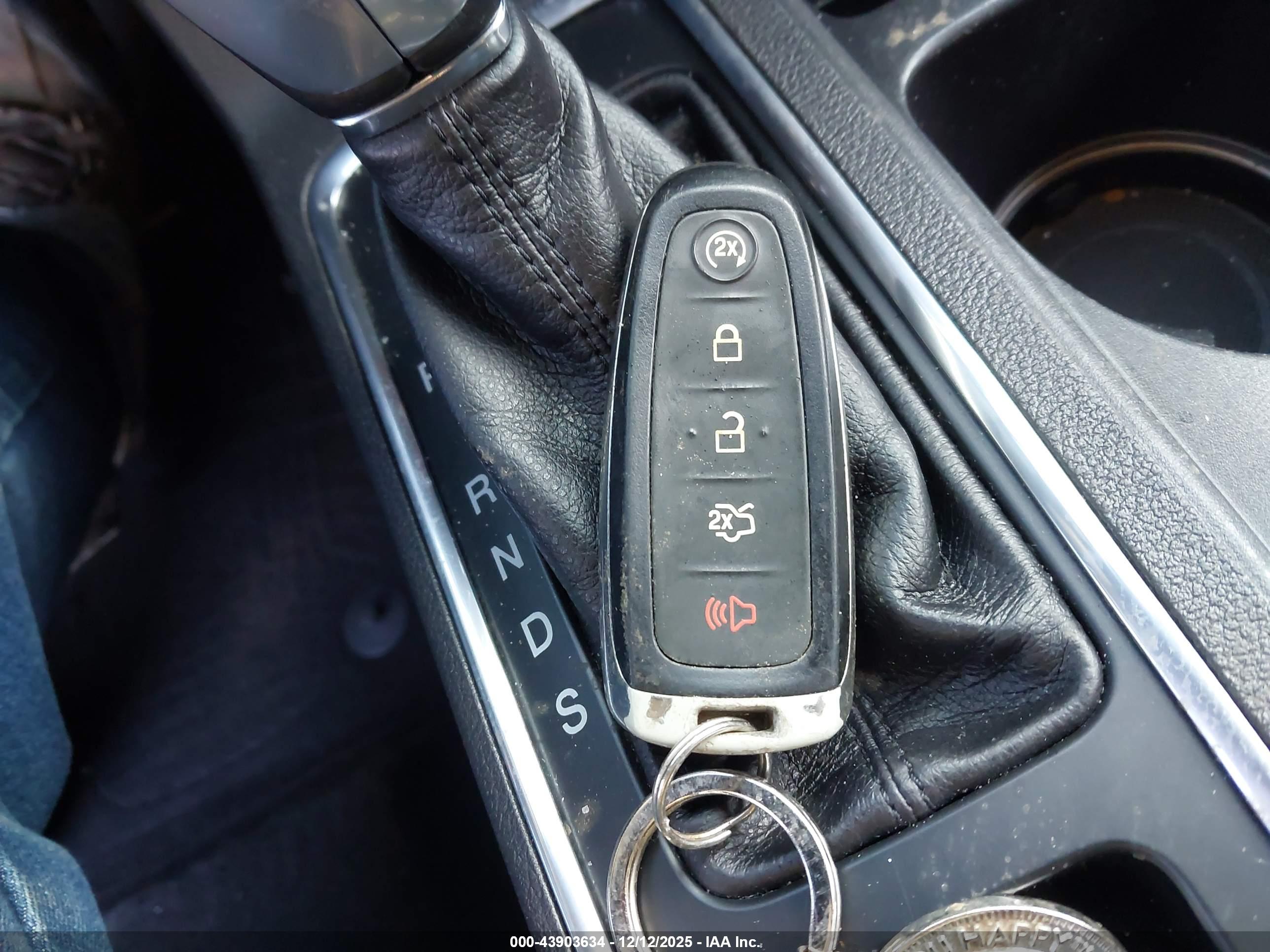 FORD ESCAPE image 11