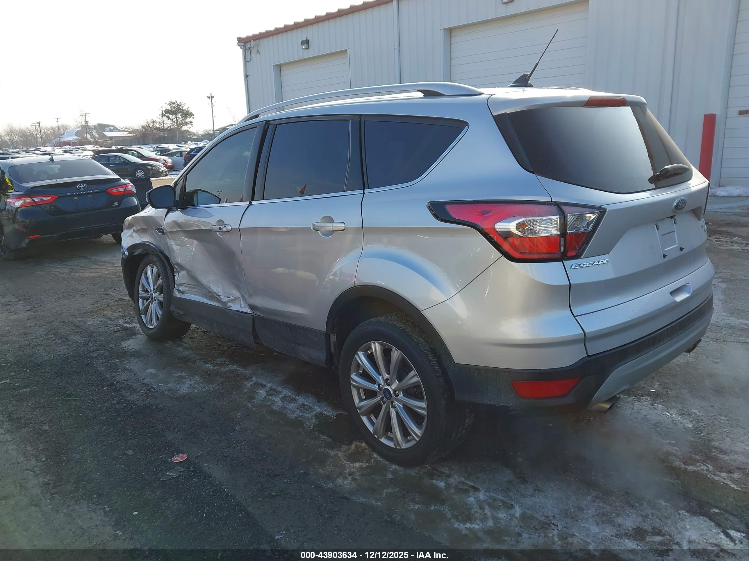 FORD ESCAPE image 3