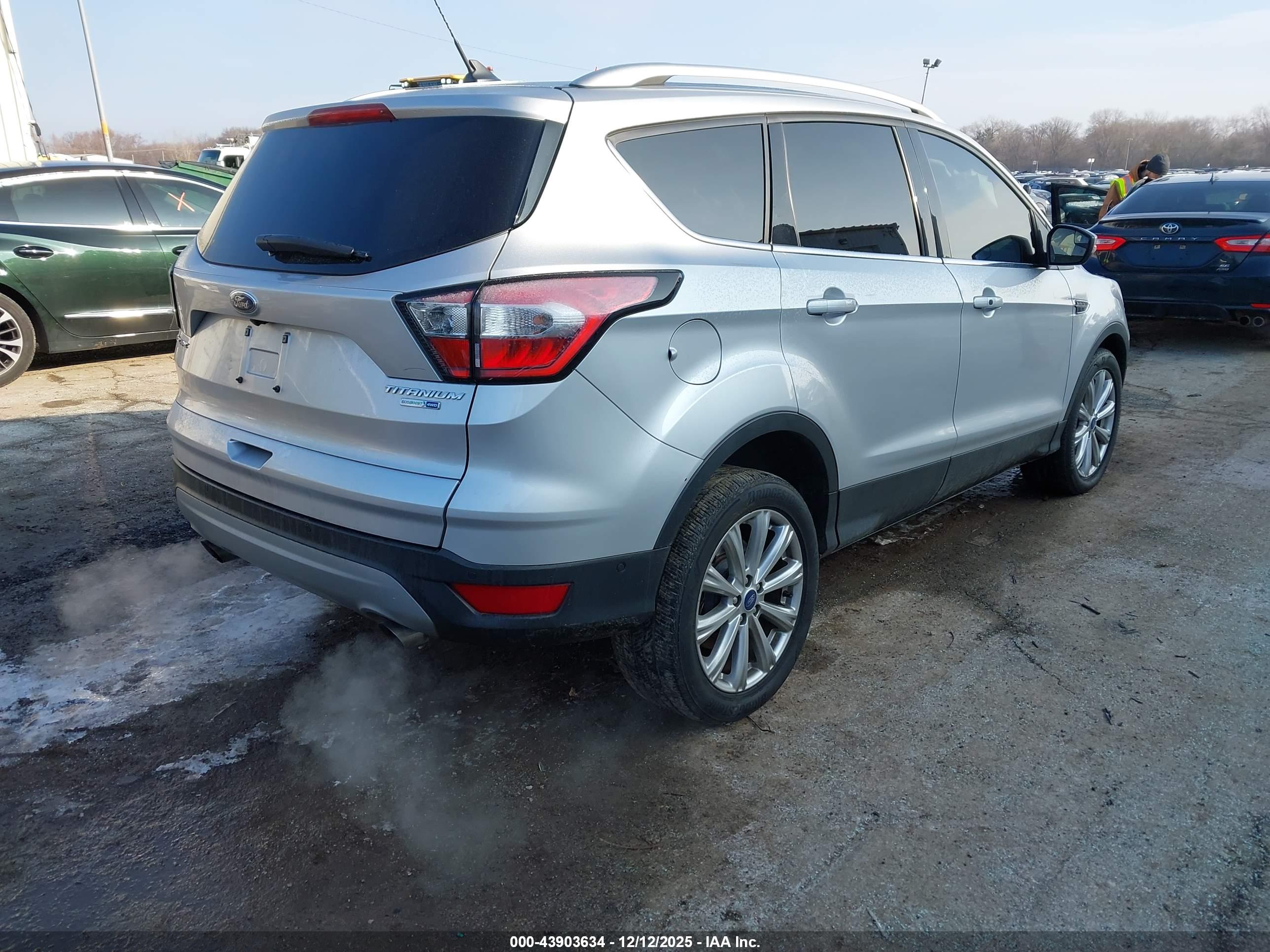 FORD ESCAPE image 4