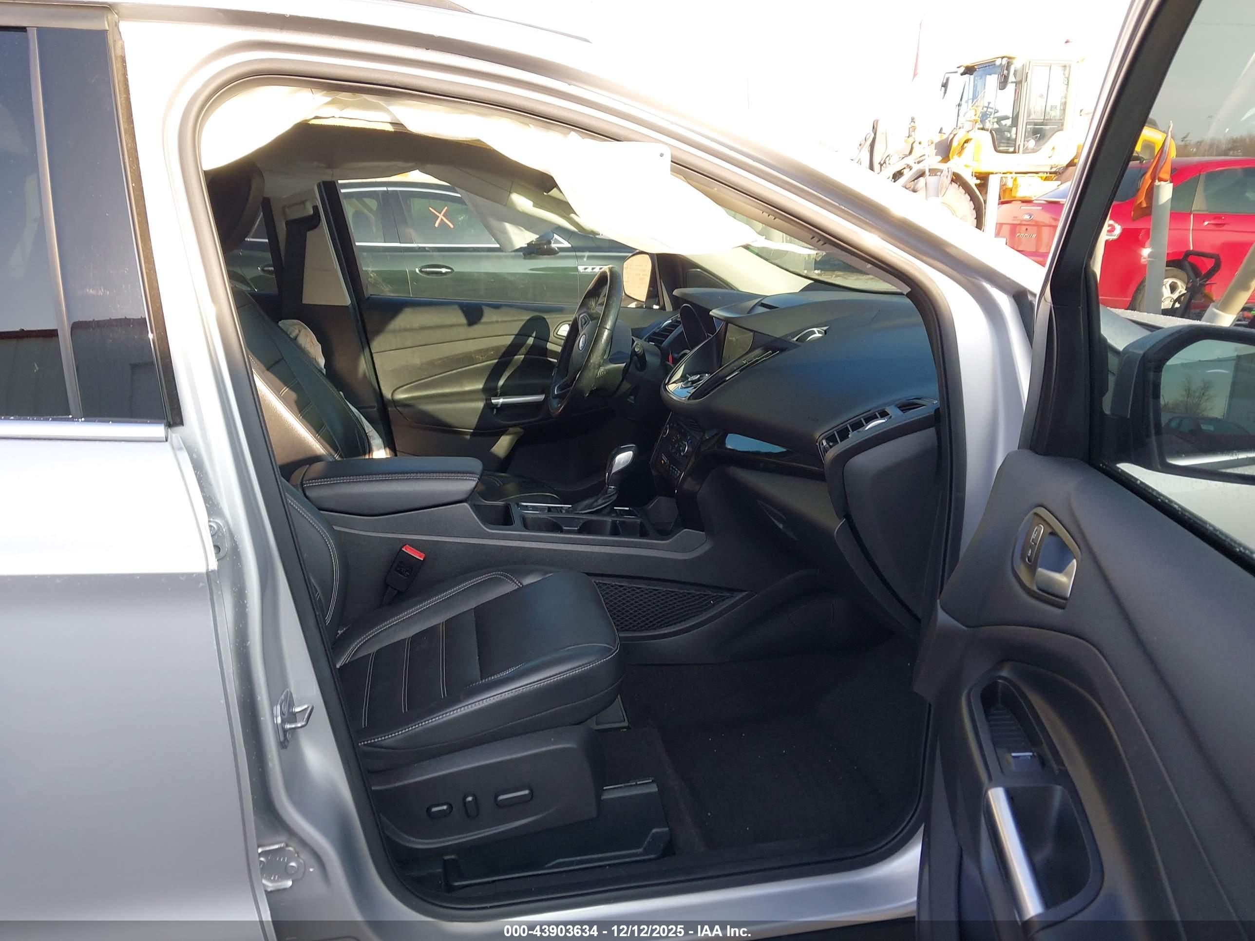 FORD ESCAPE image 5