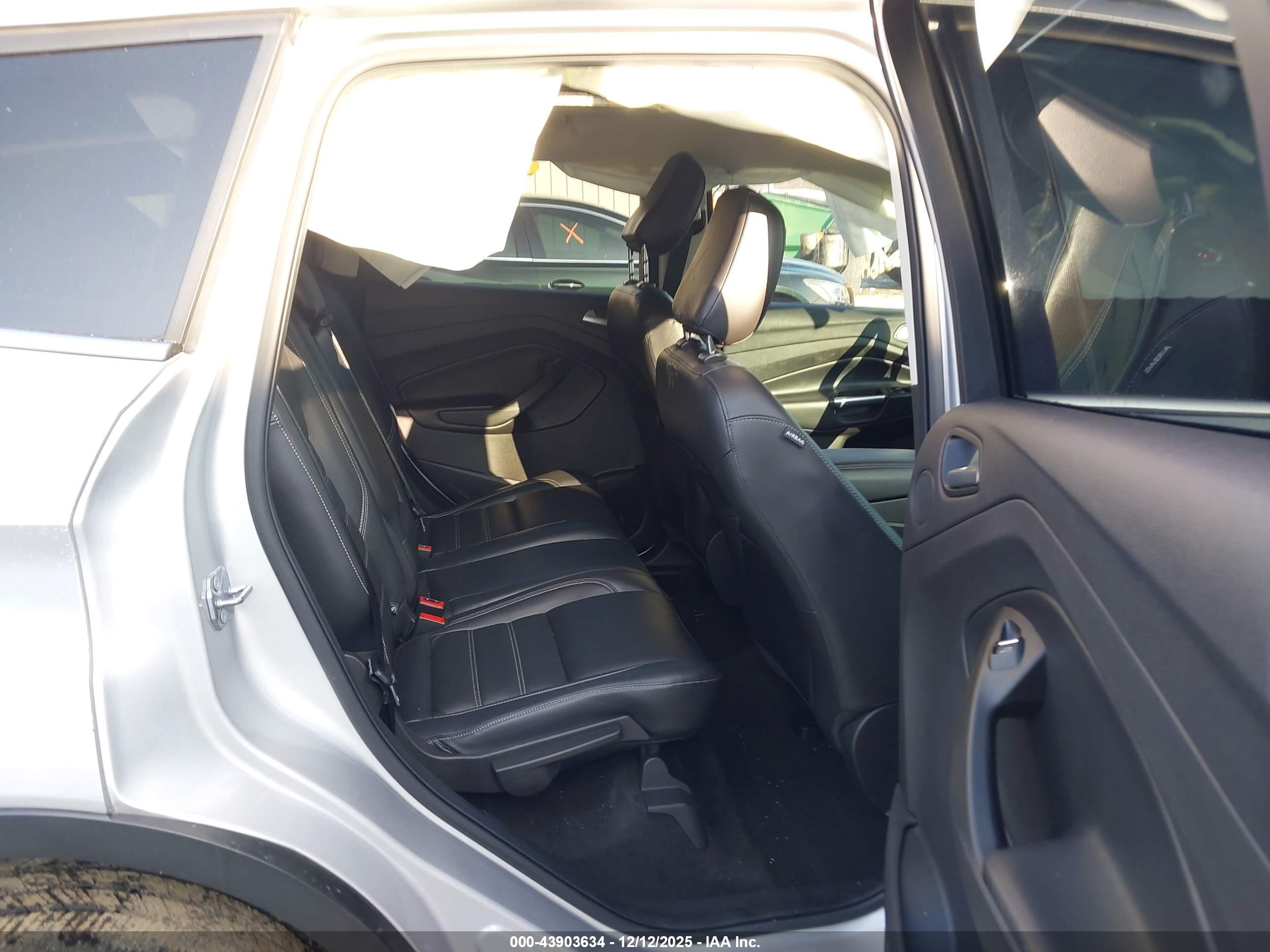 FORD ESCAPE image 8
