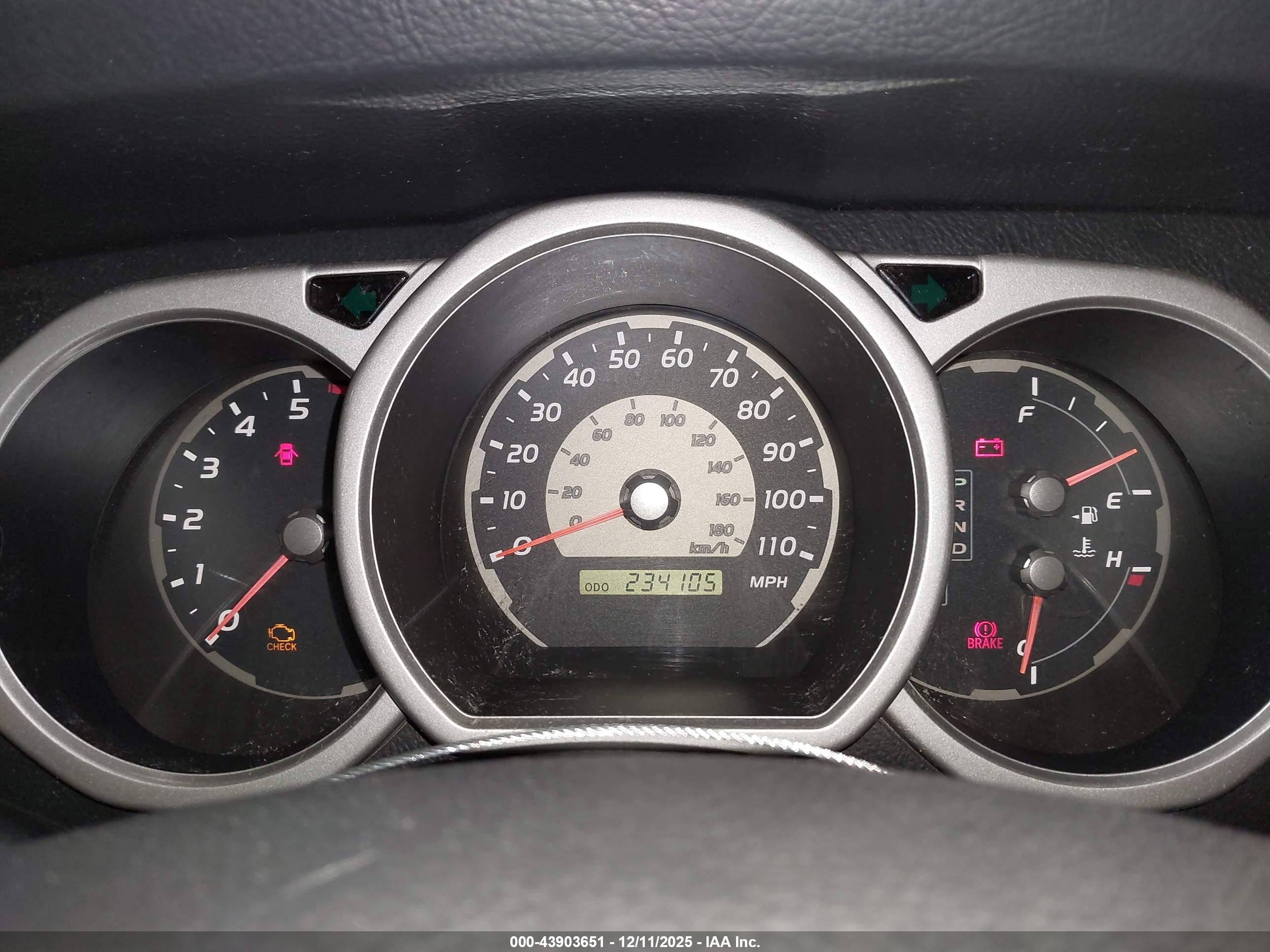 TOYOTA 4RUNNER image 7