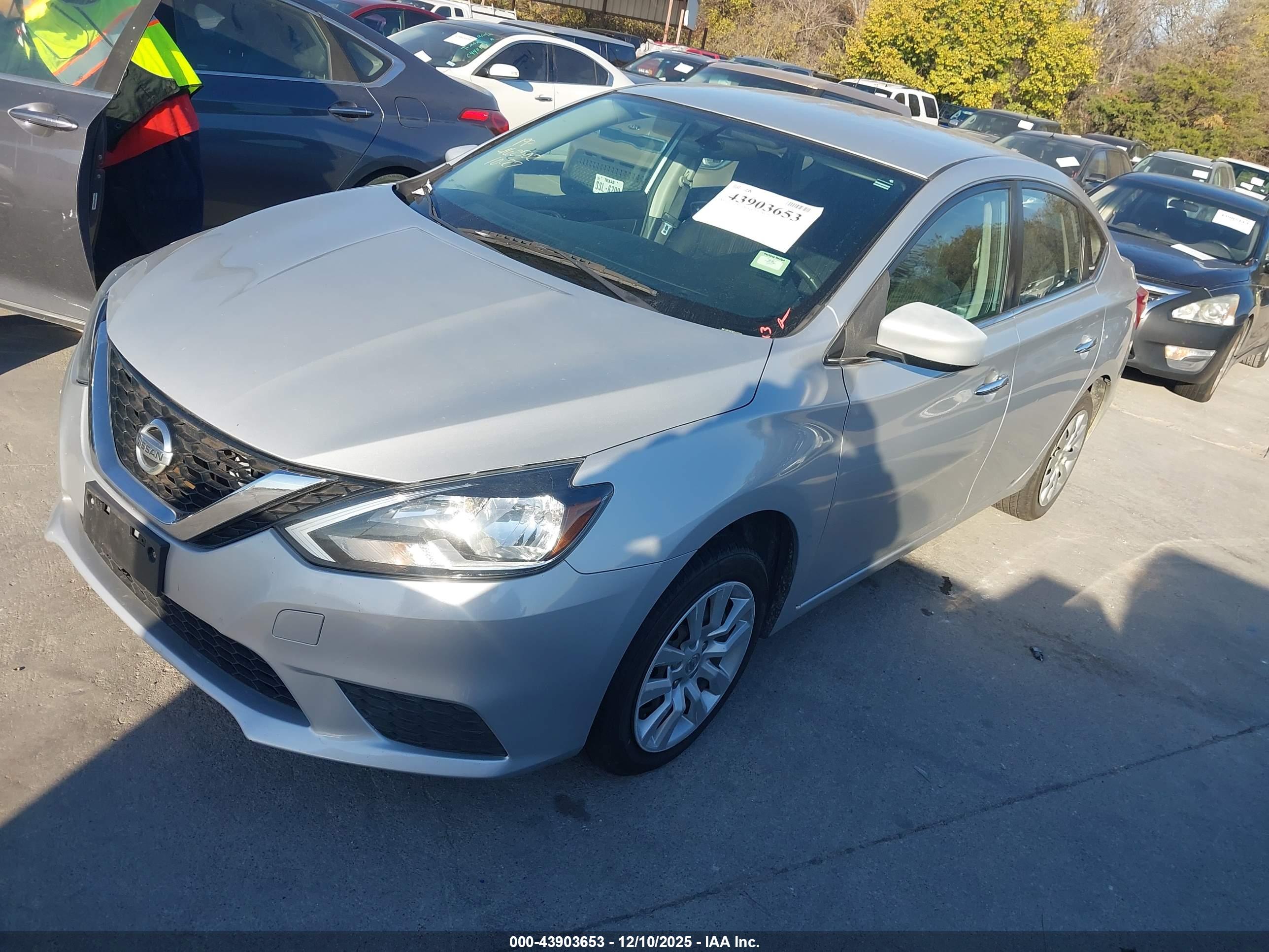 NISSAN SENTRA image 2