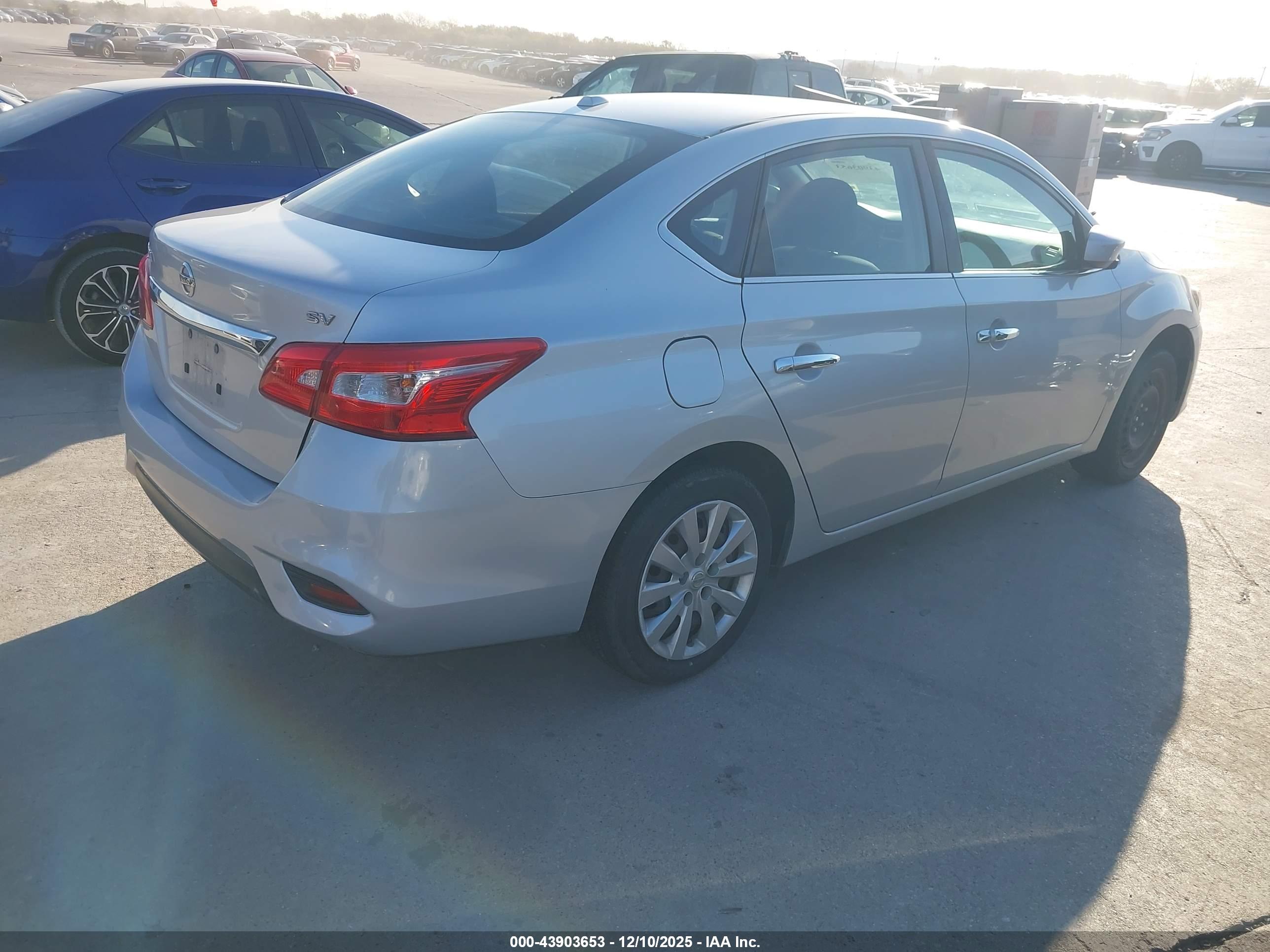 NISSAN SENTRA image 4