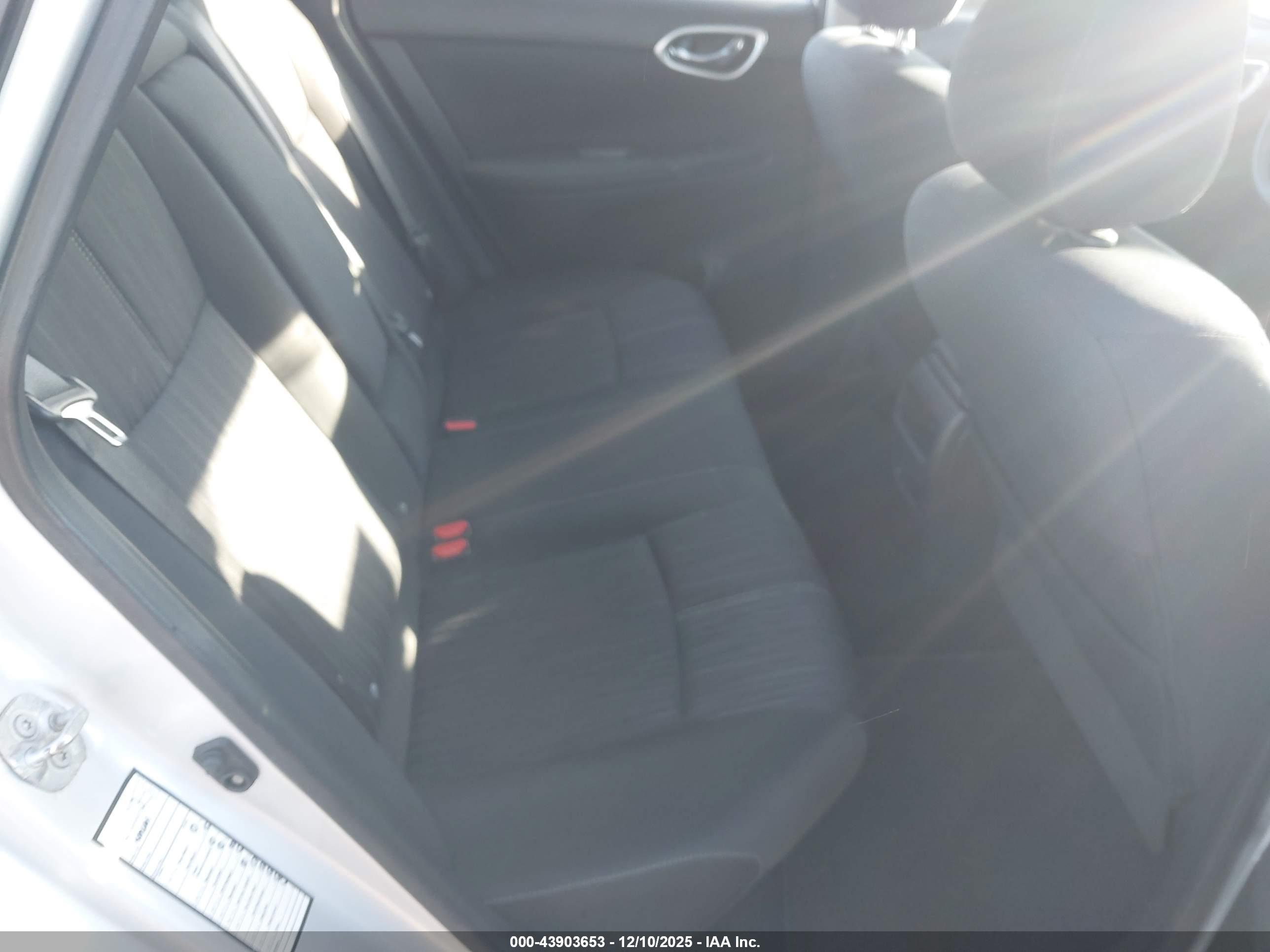 NISSAN SENTRA image 8
